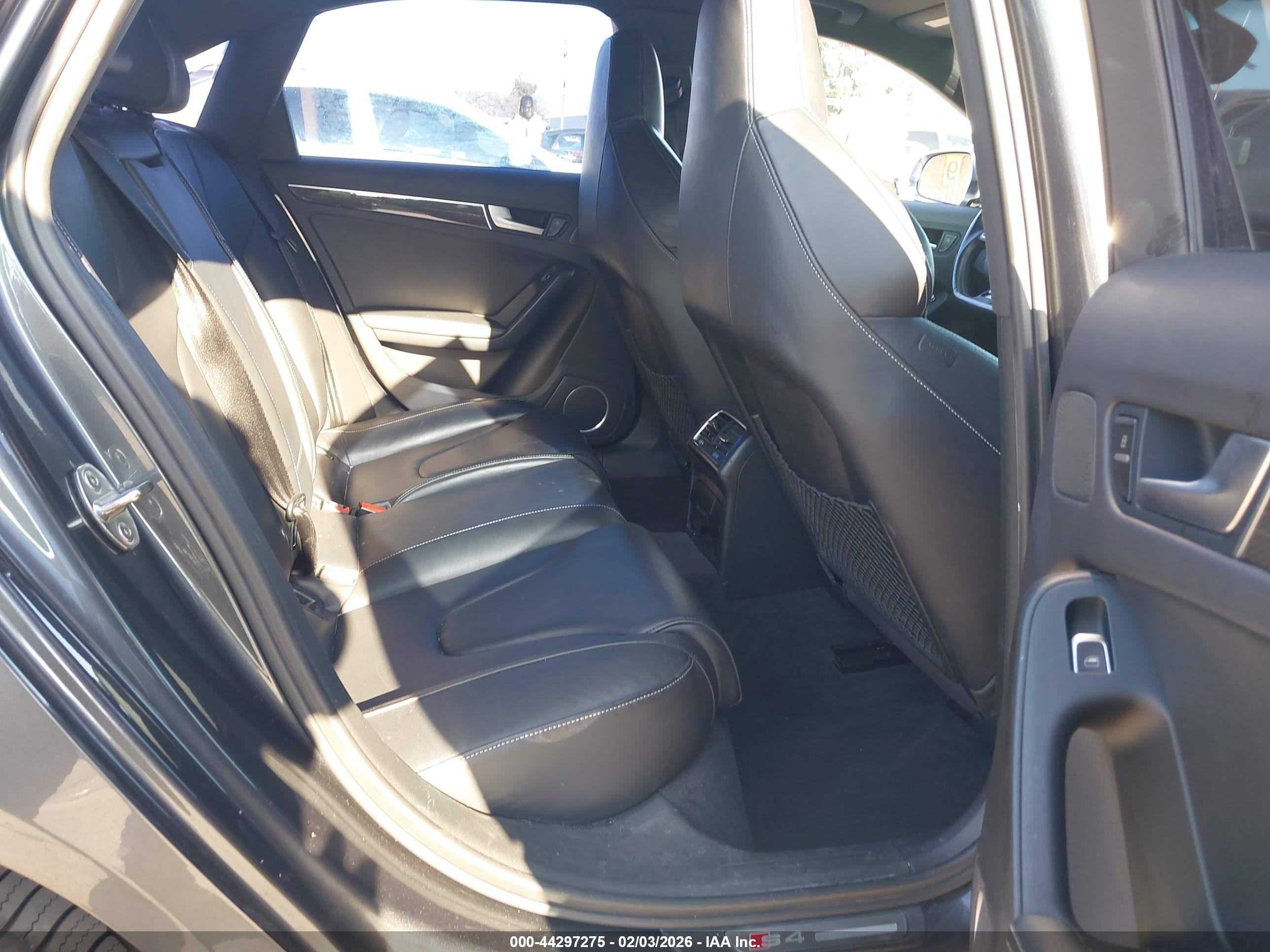 AUDI S4 image 8