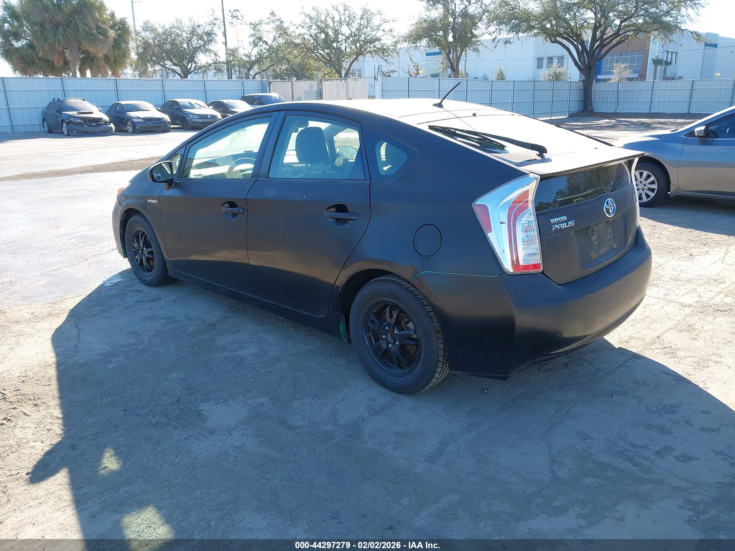 TOYOTA PRIUS image 3