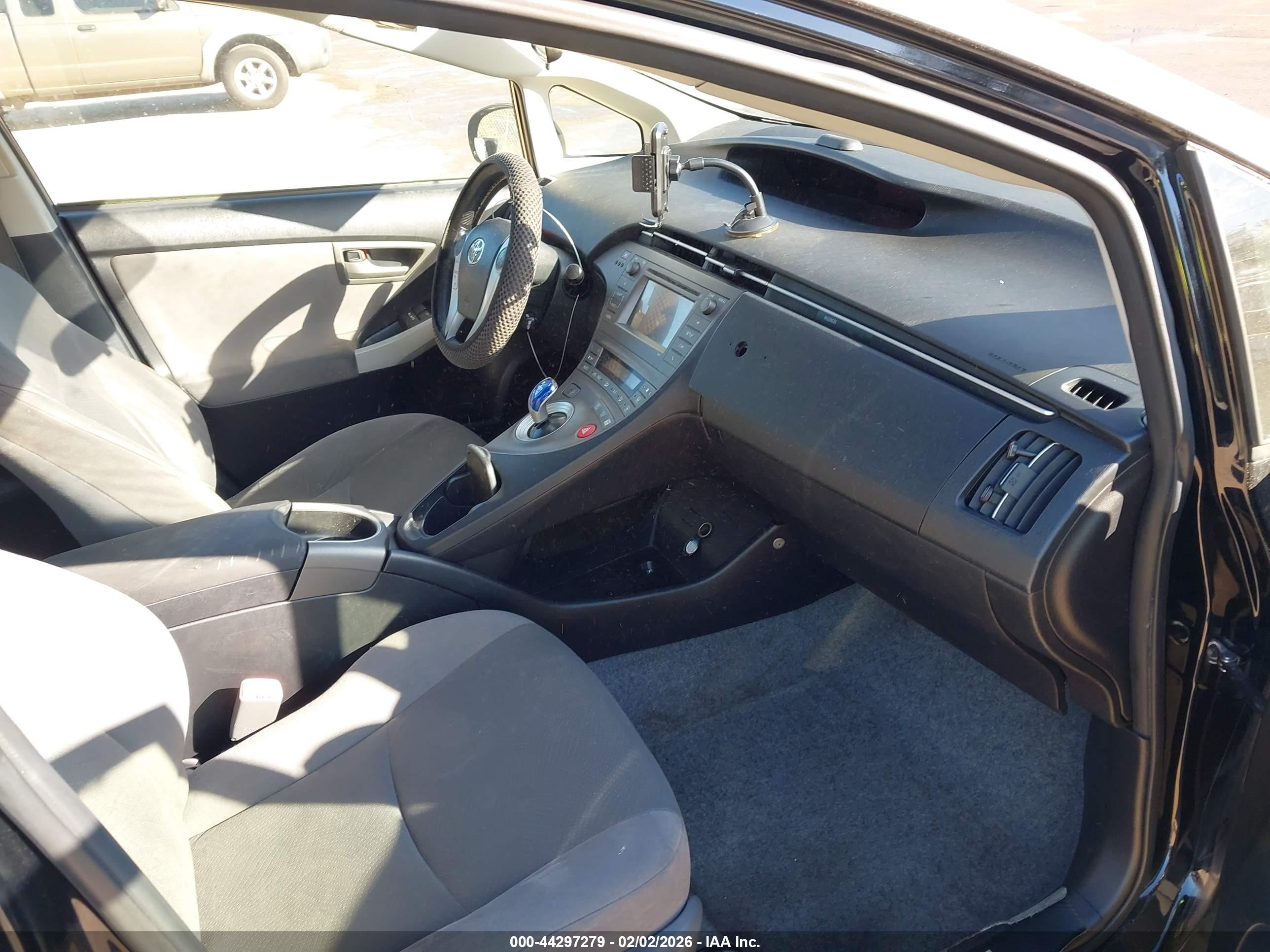 TOYOTA PRIUS image 5