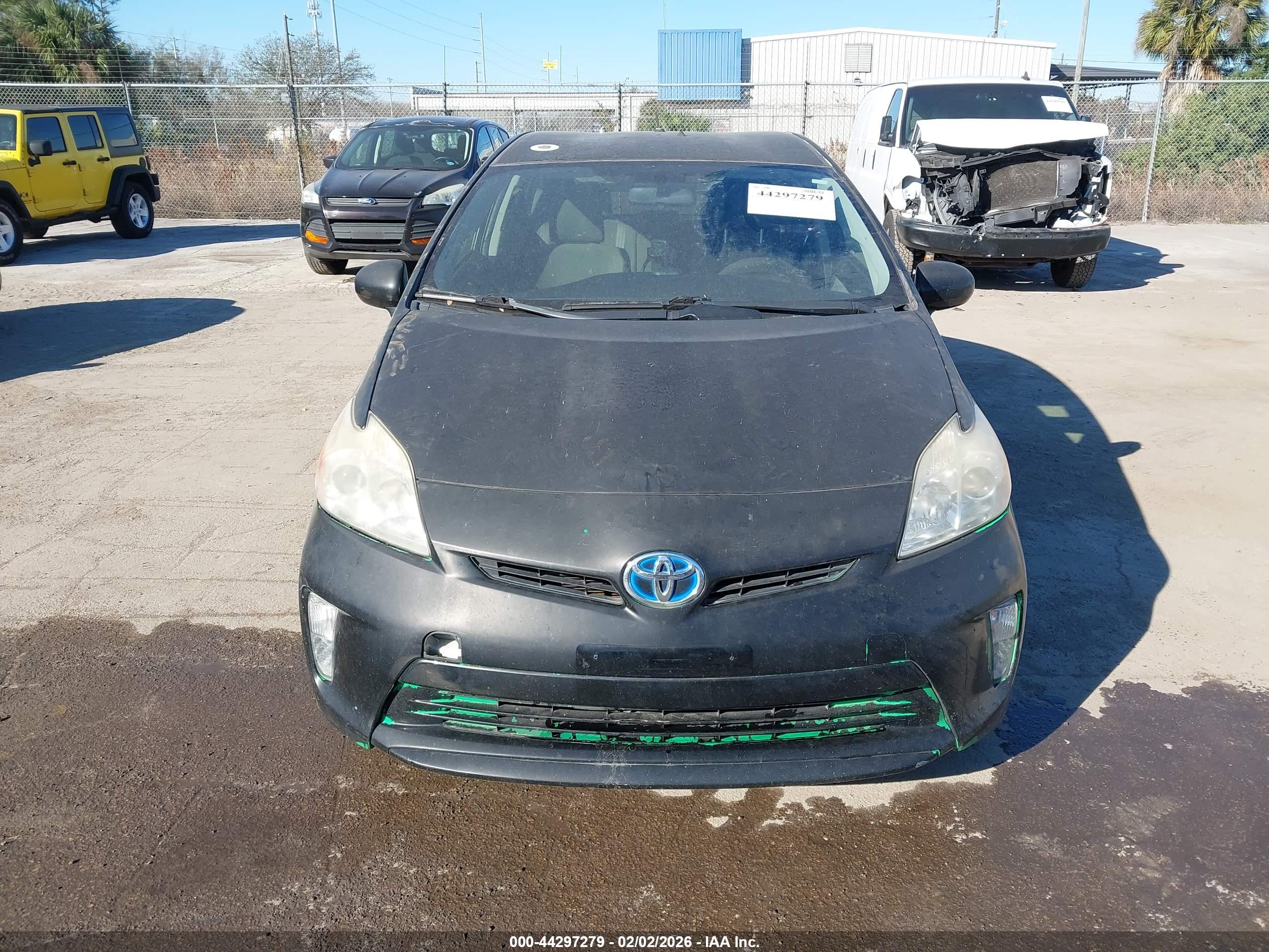 TOYOTA PRIUS image 6