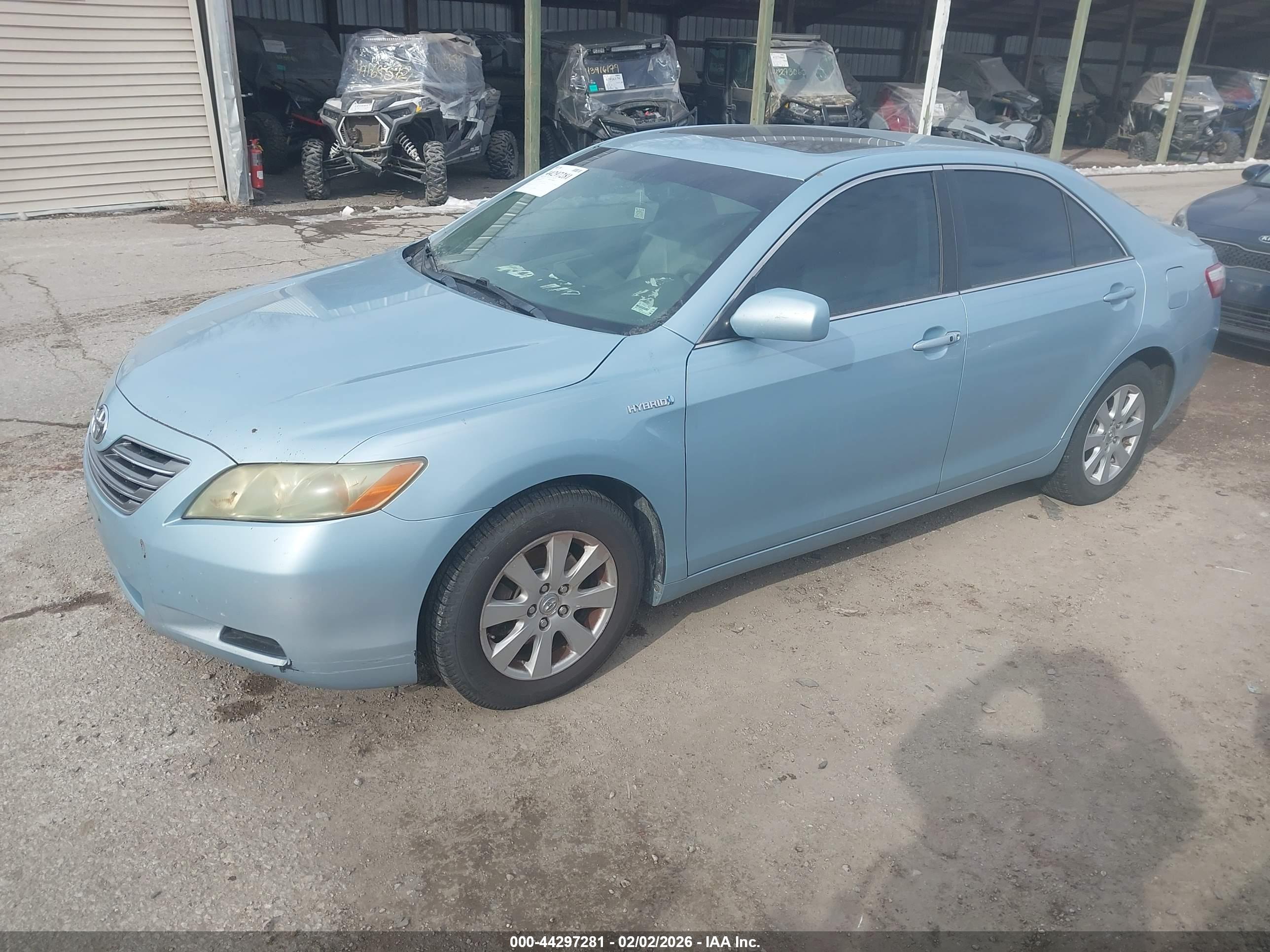 TOYOTA CAMRY image 2