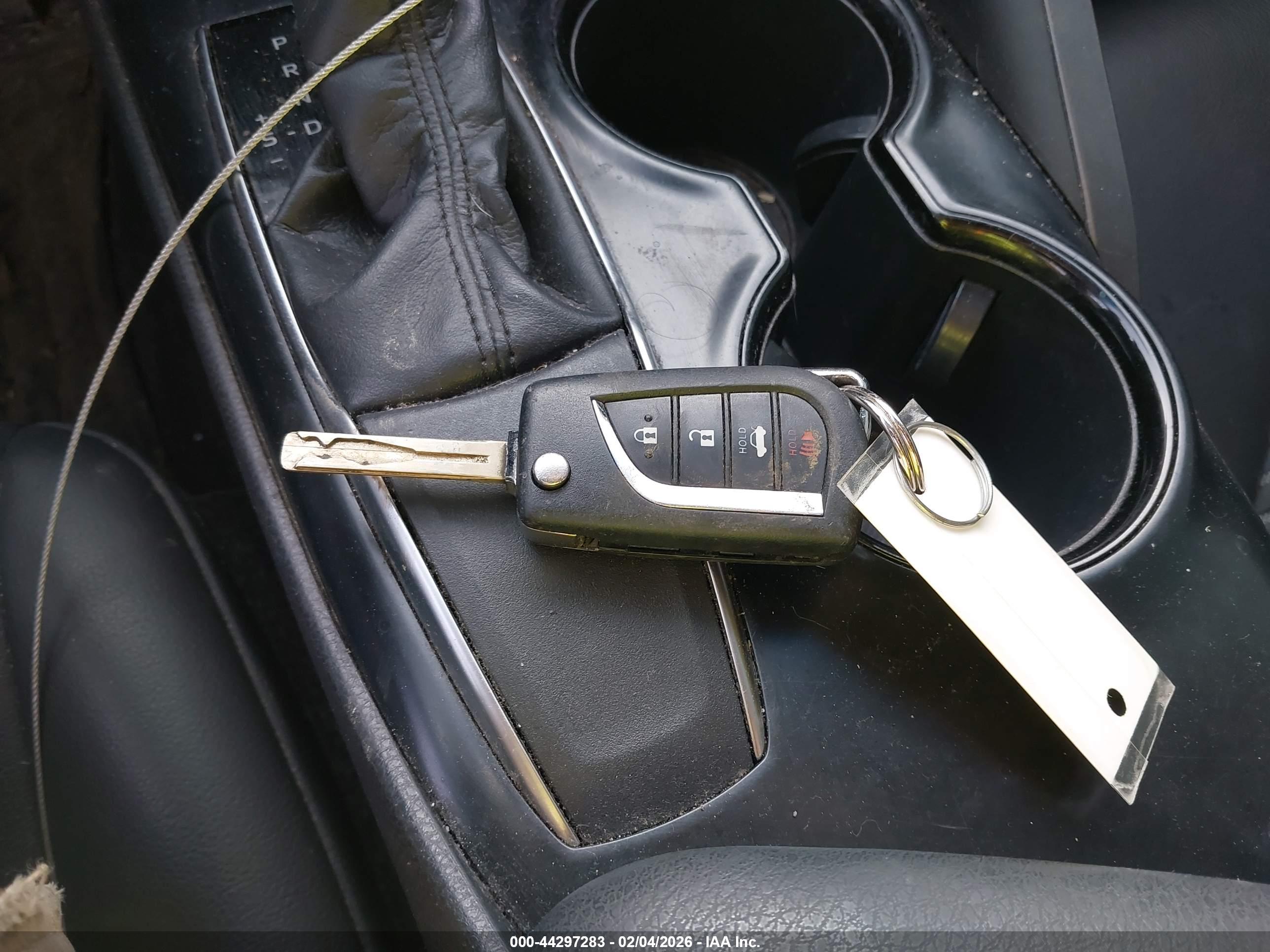 TOYOTA CAMRY image 11