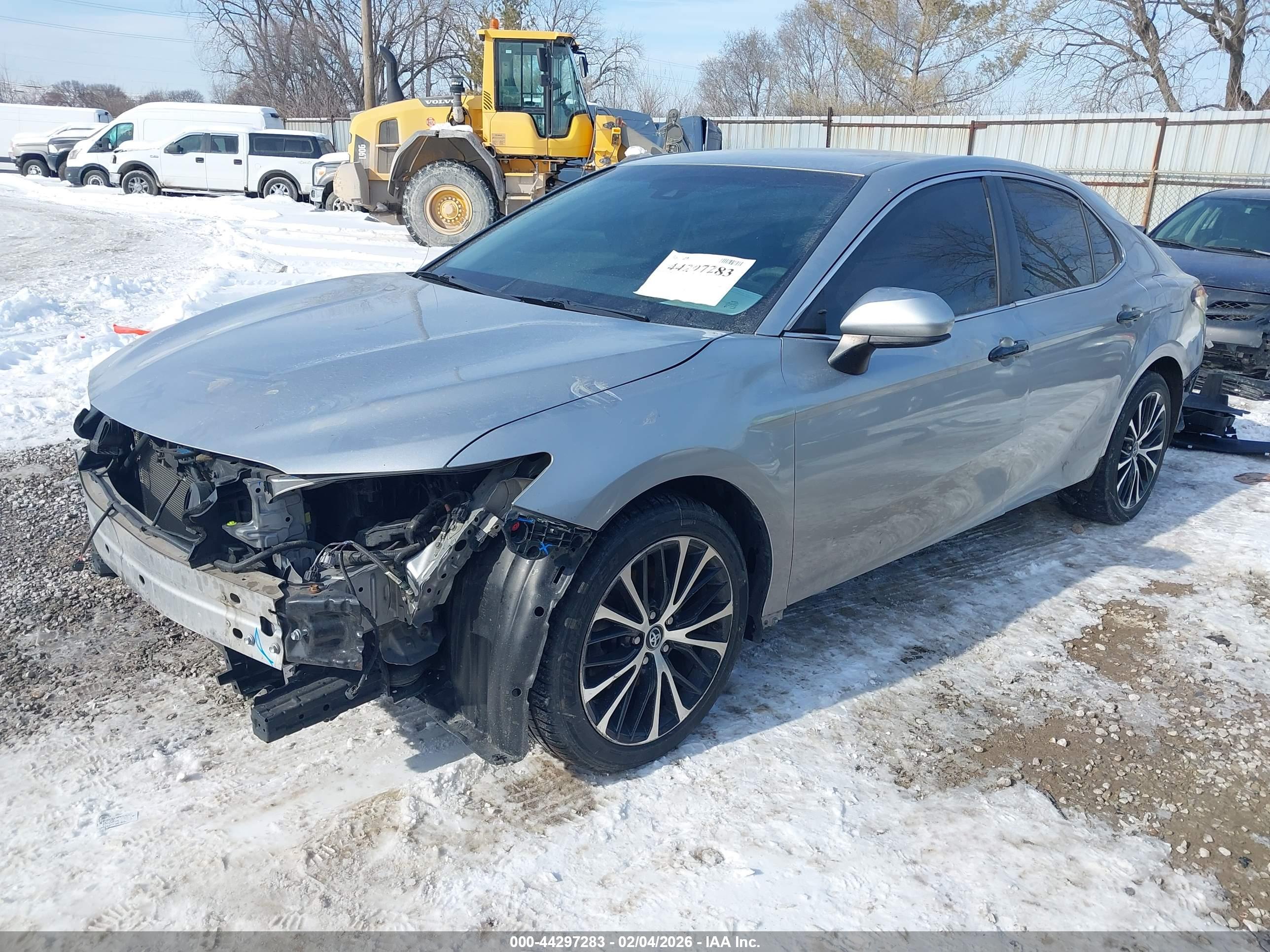 TOYOTA CAMRY image 2