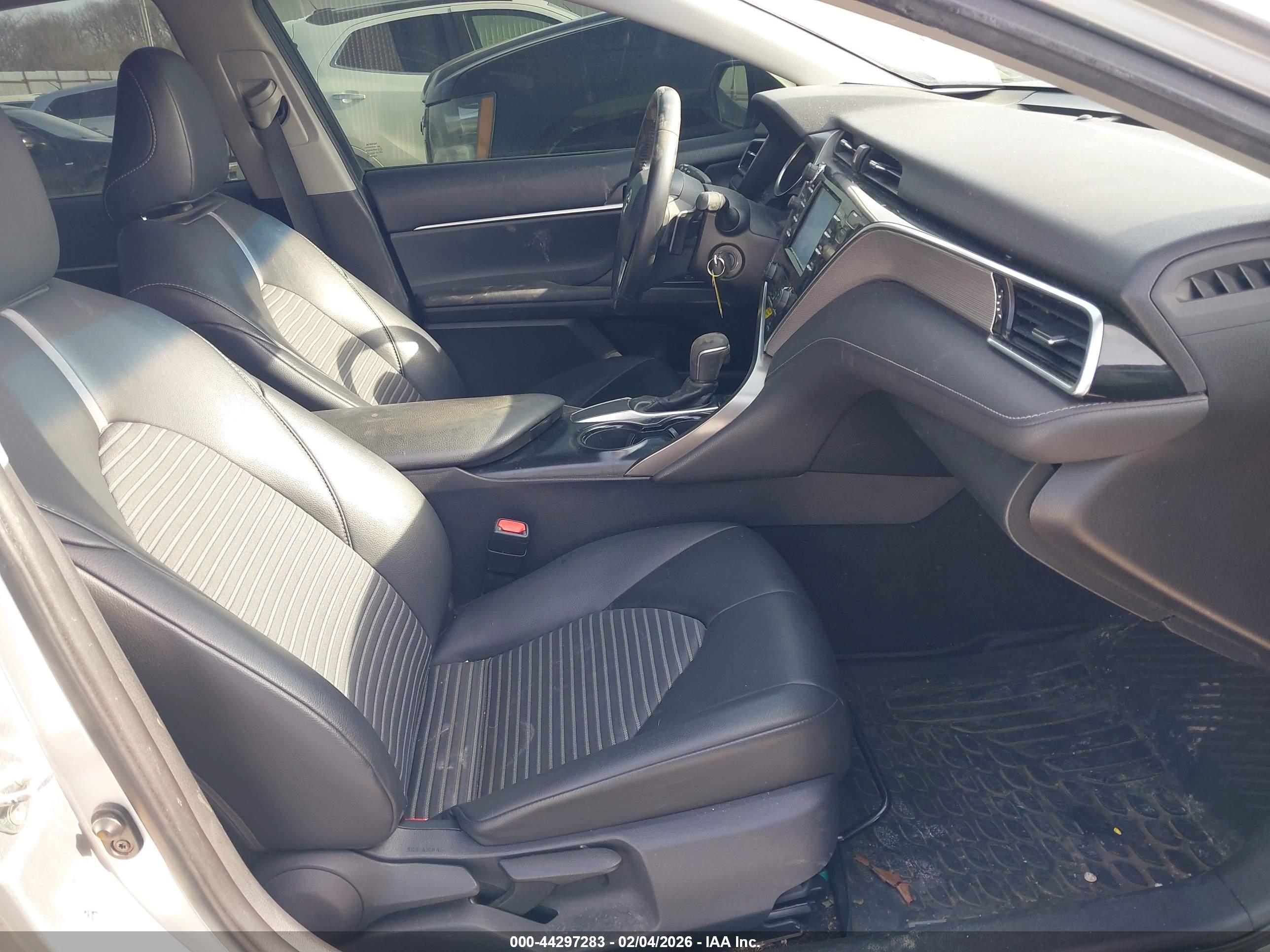 TOYOTA CAMRY image 5