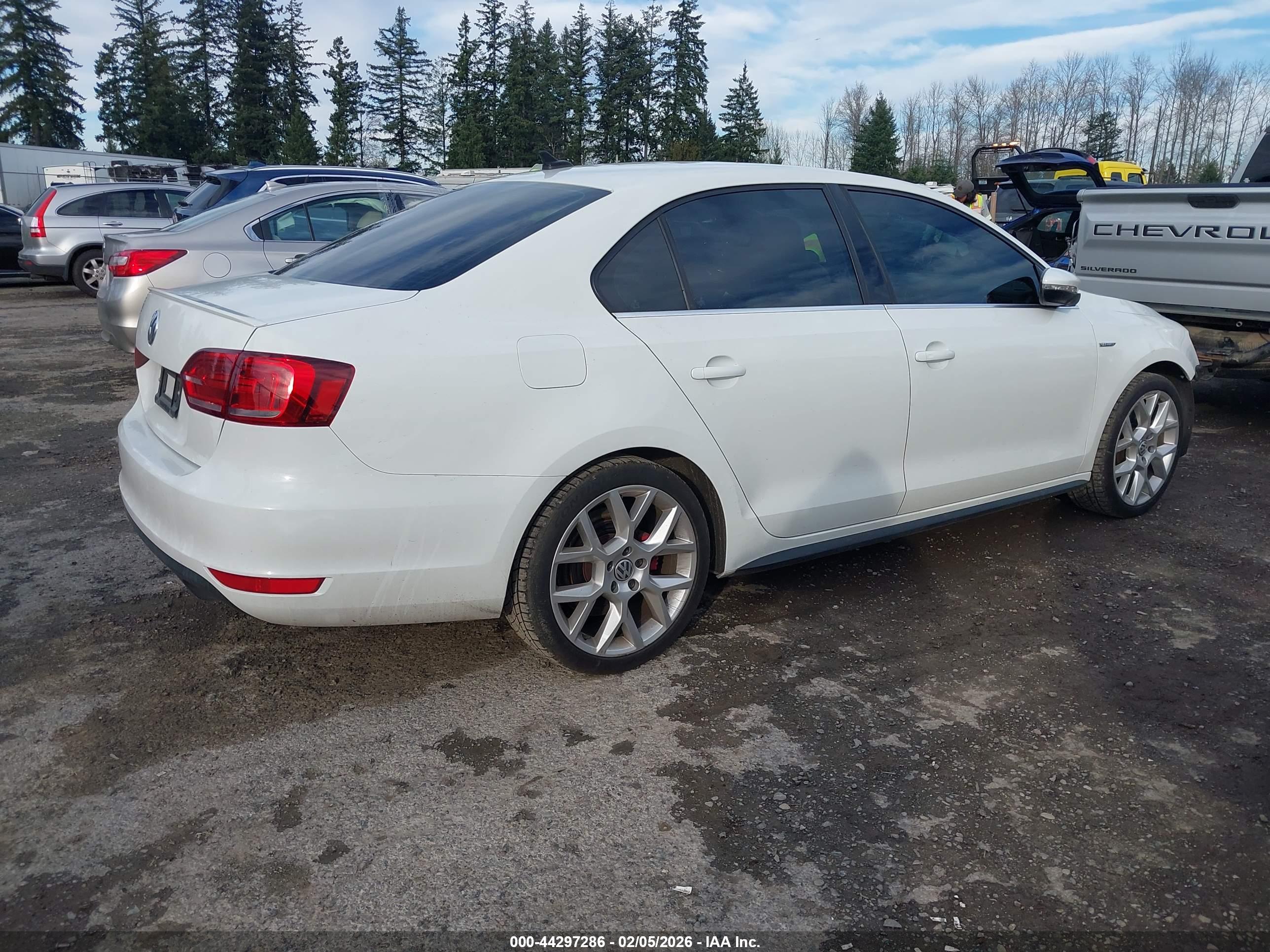 VOLKSWAGEN JETTA image 4