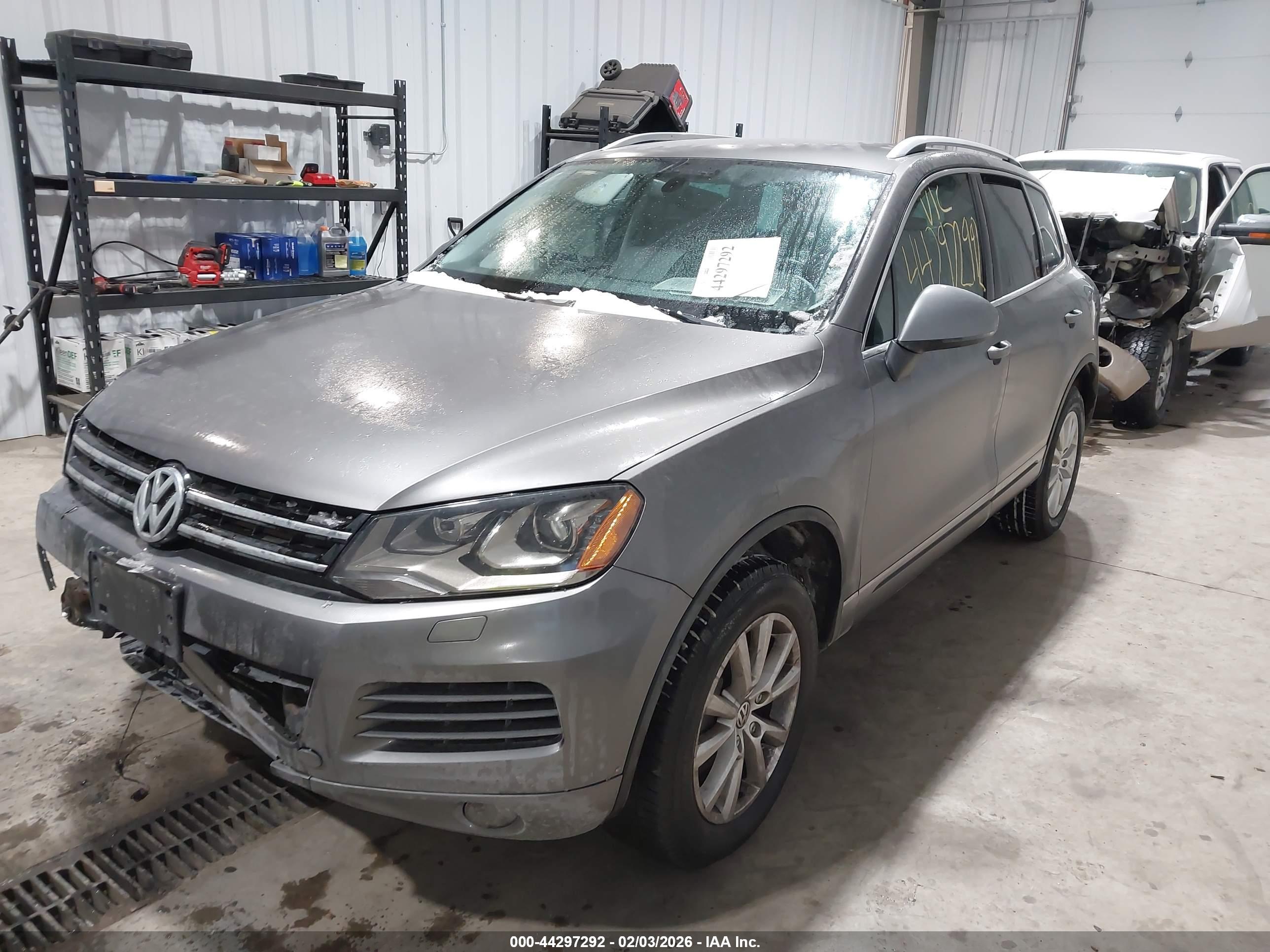 VOLKSWAGEN TOUAREG image 2