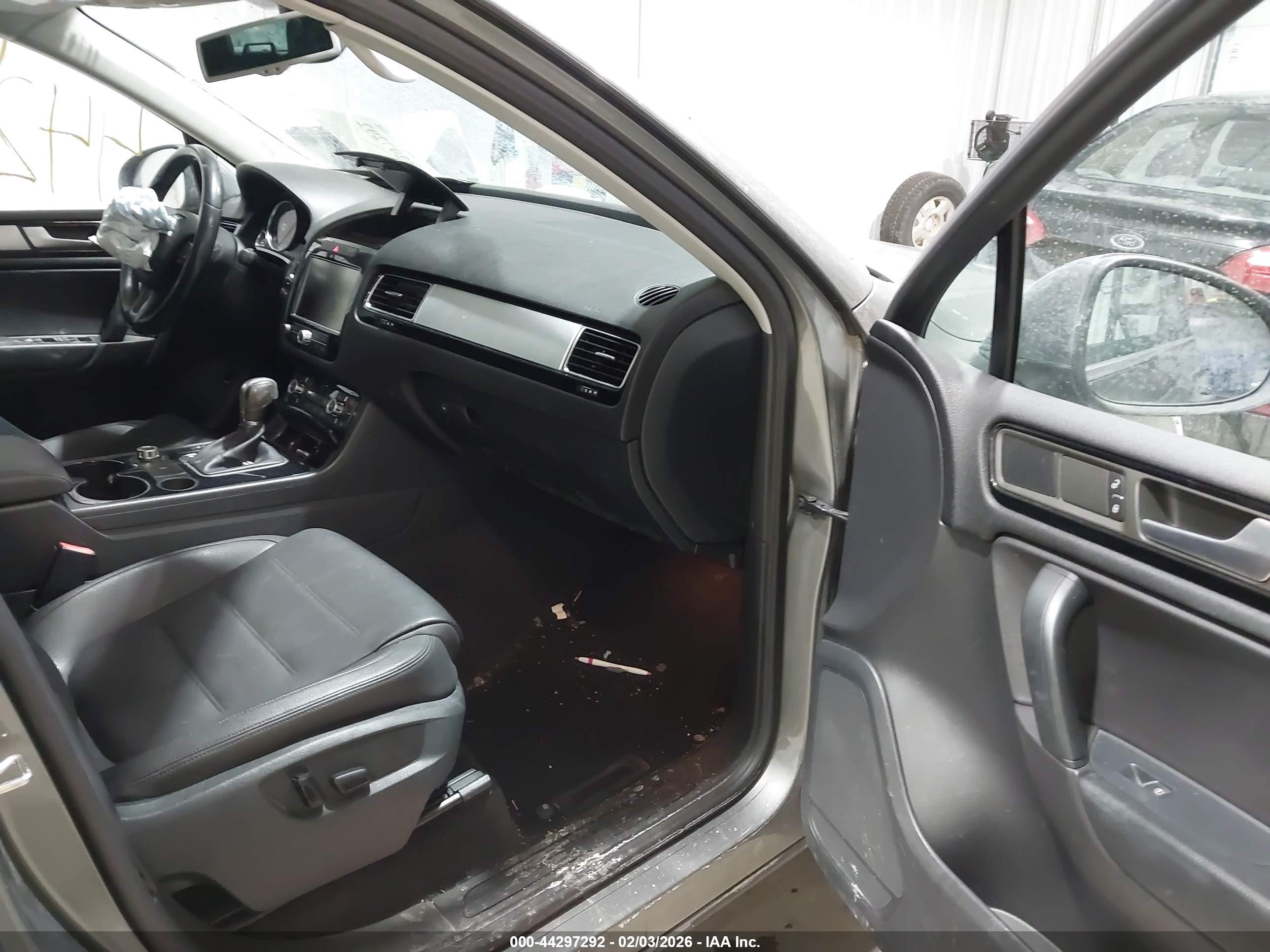 VOLKSWAGEN TOUAREG image 5