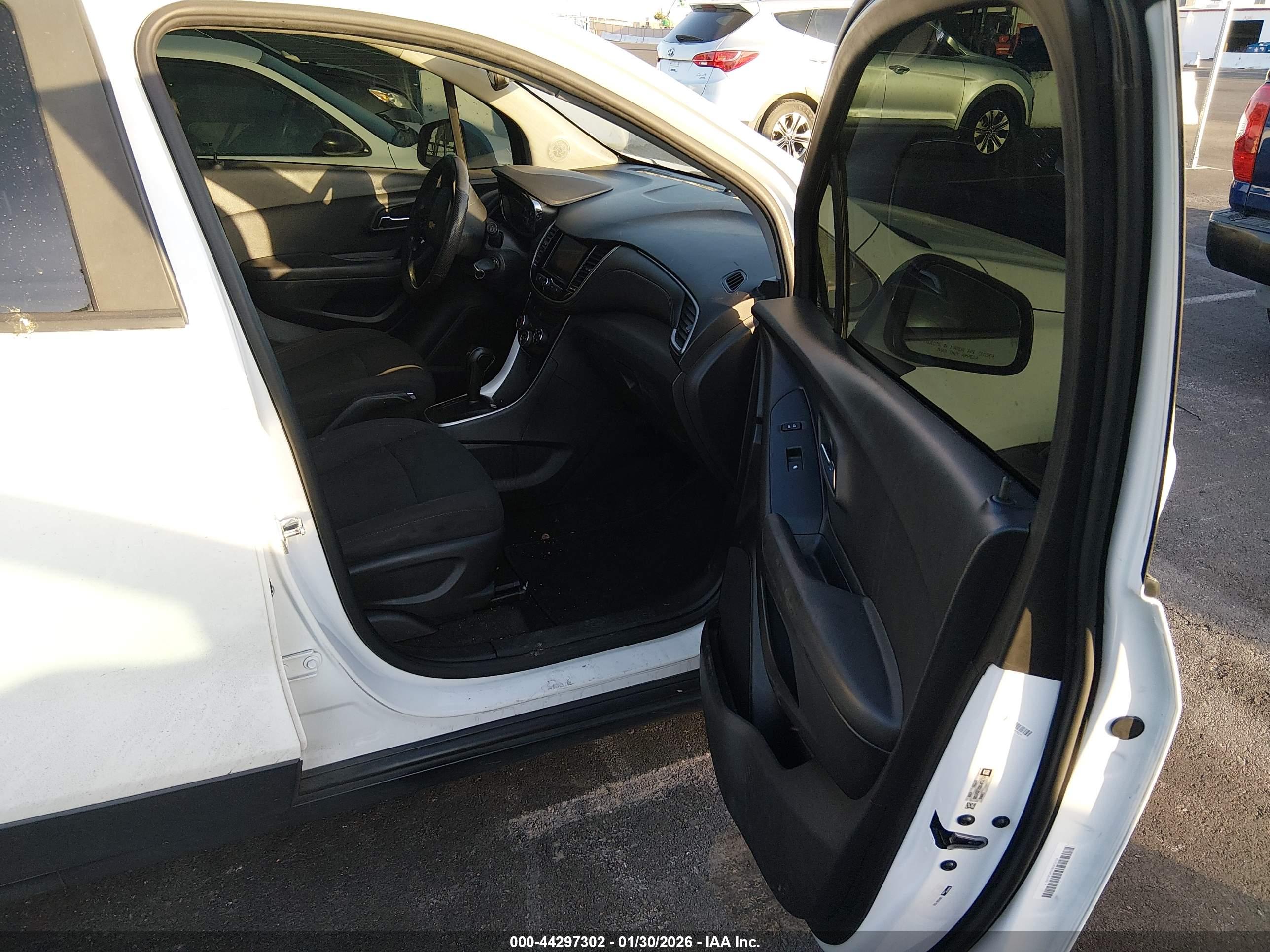 CHEVROLET TRAX image 5