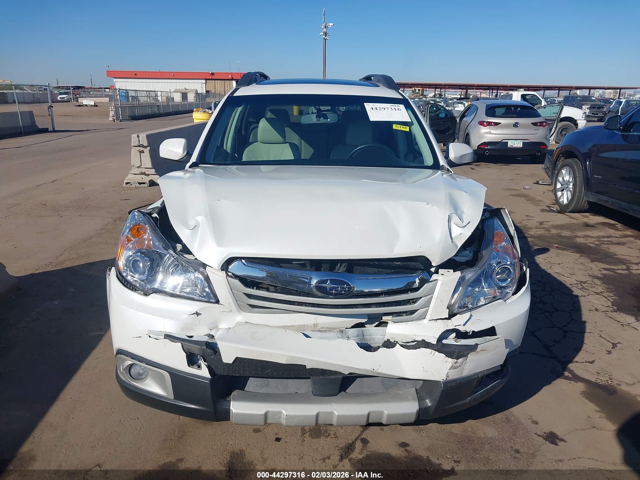 SUBARU OUTBACK image 6