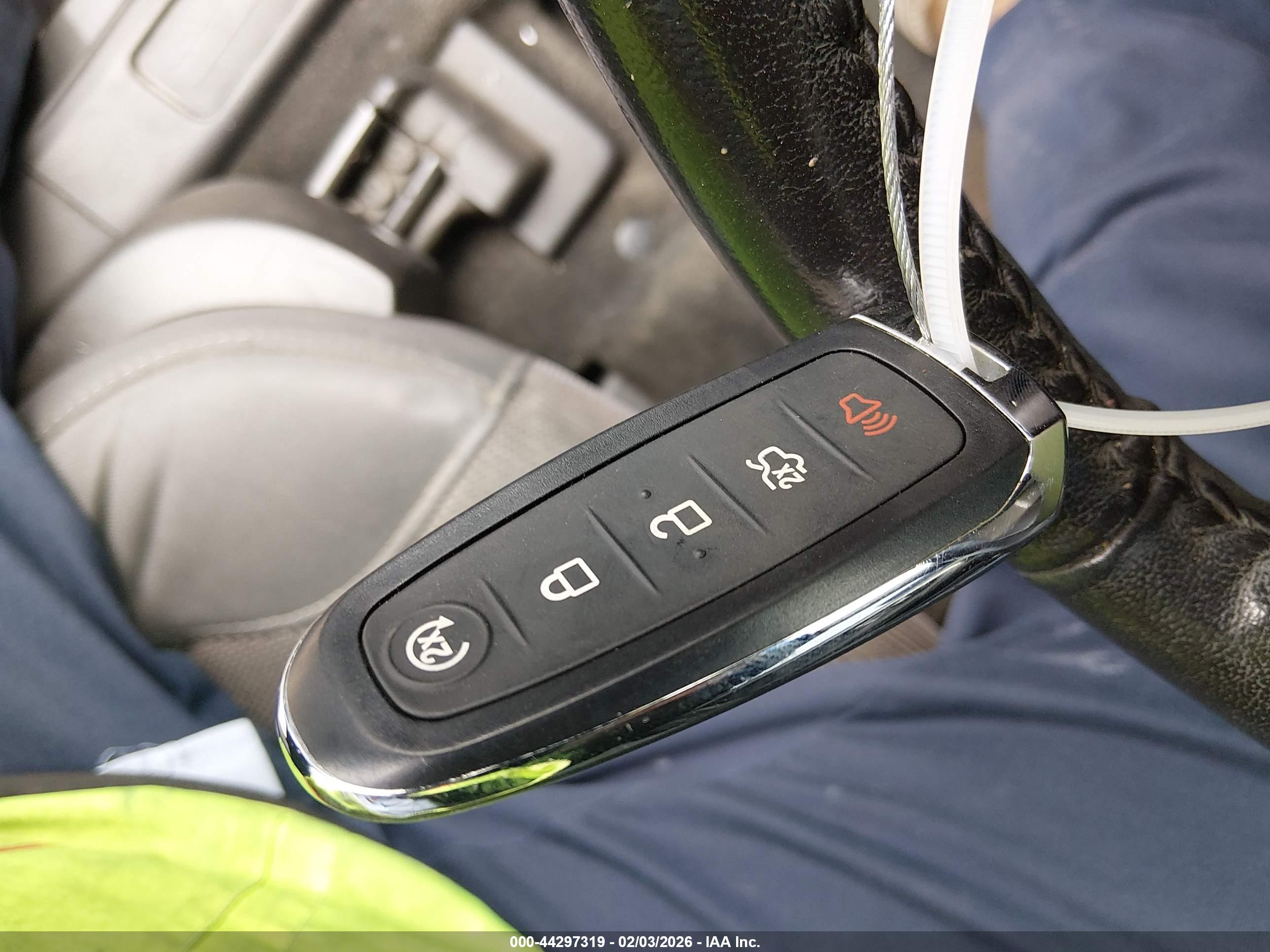 FORD TAURUS image 11