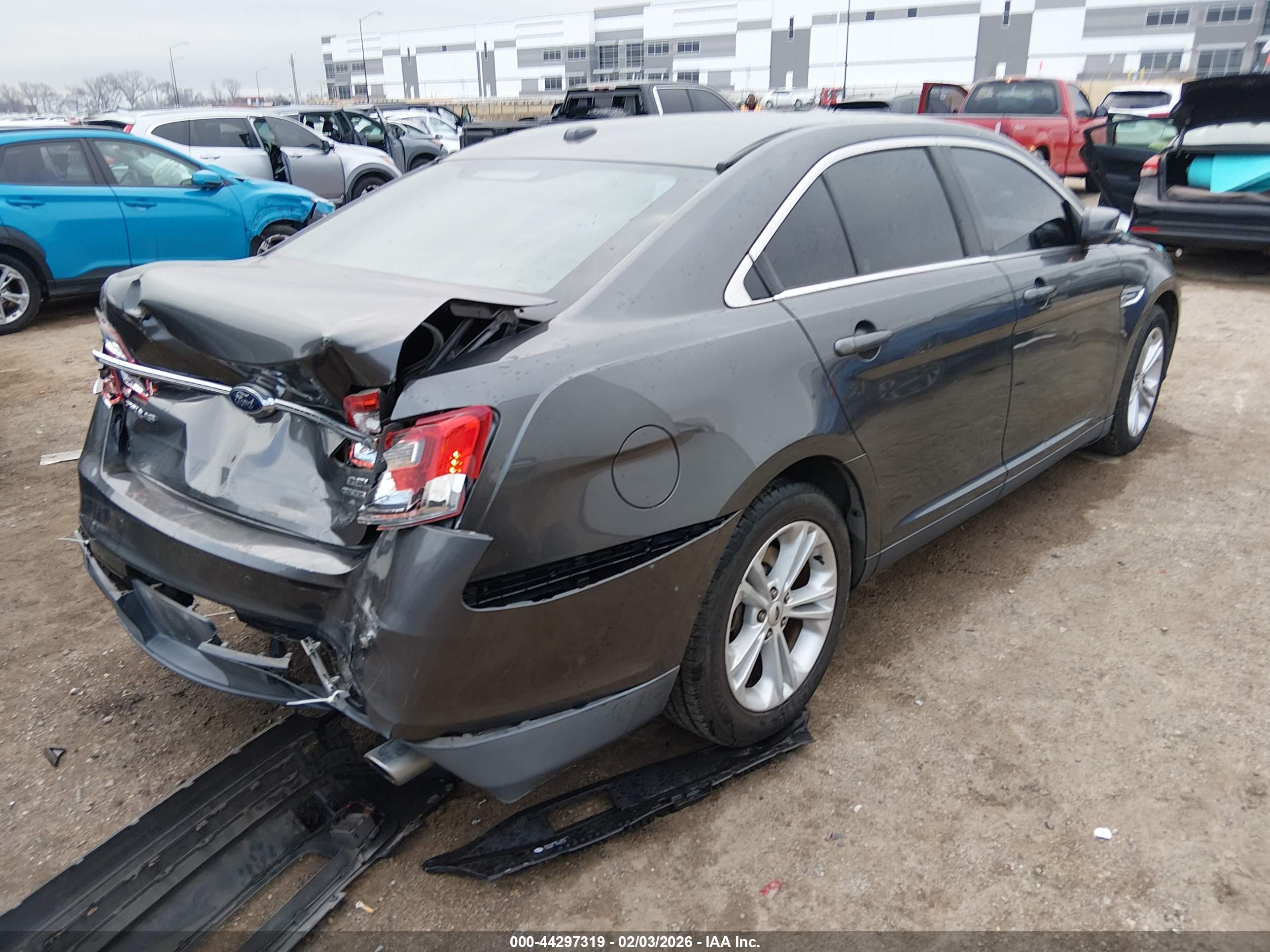 FORD TAURUS image 4