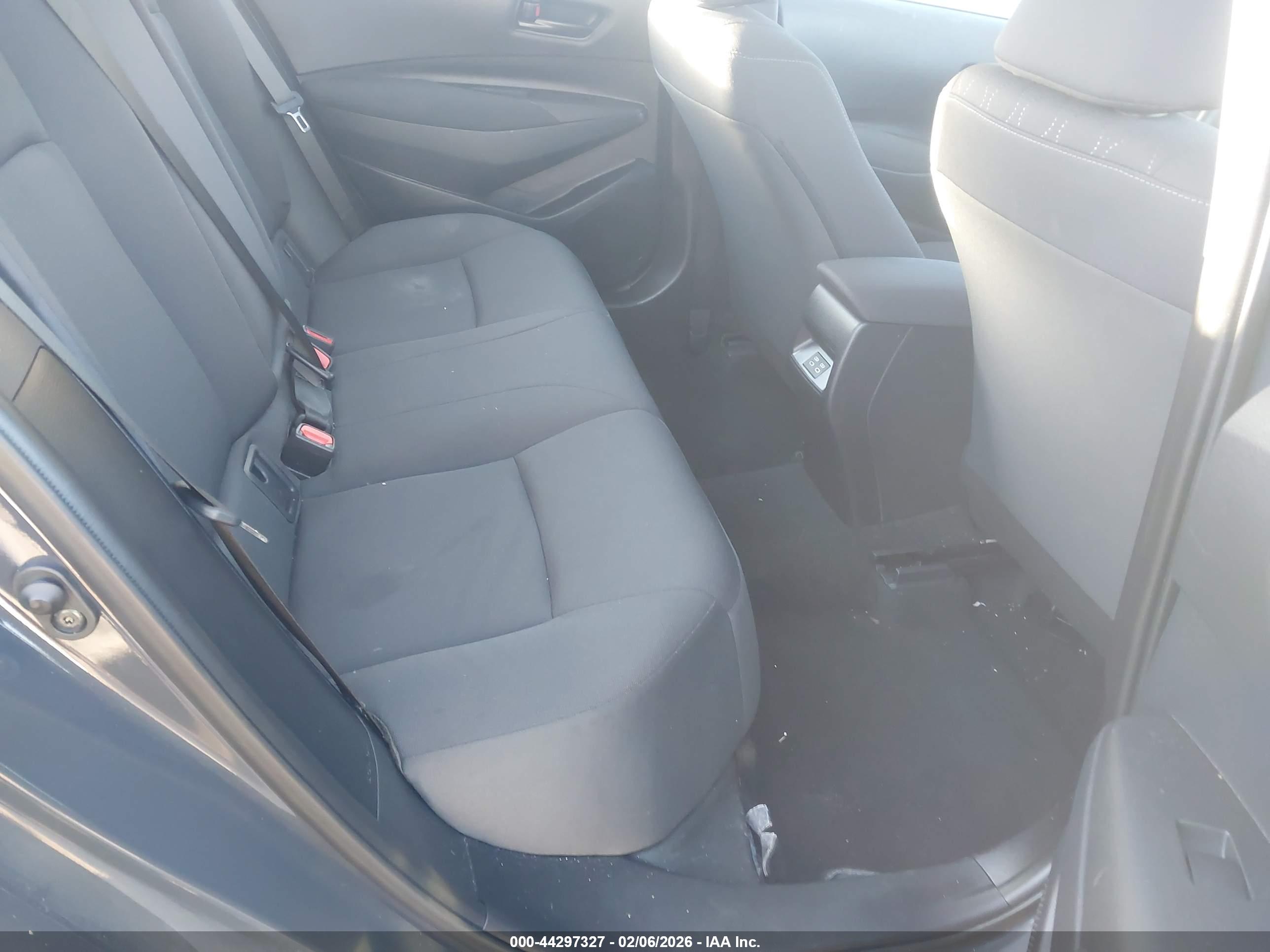 TOYOTA COROLLA image 8