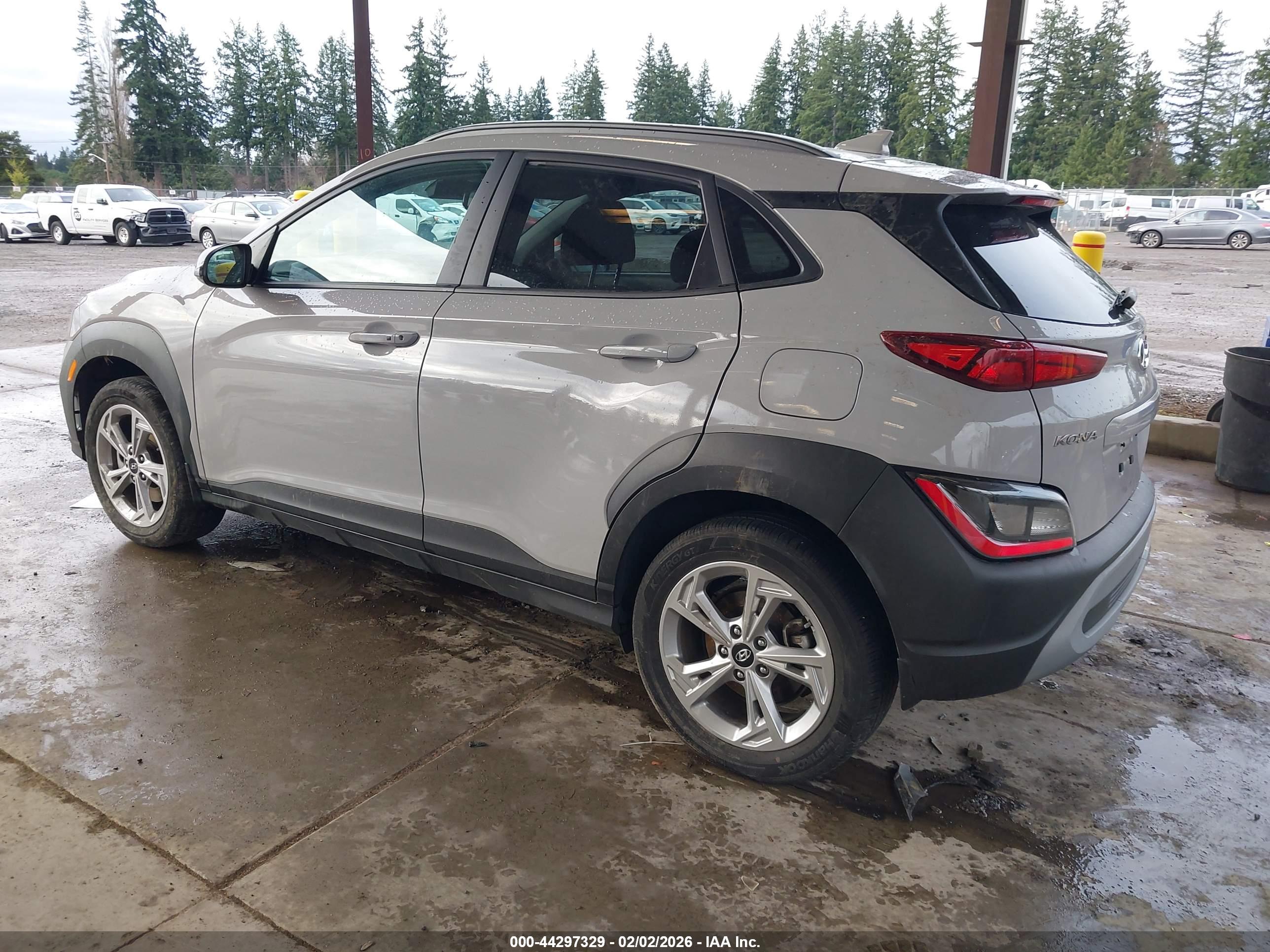 HYUNDAI KONA image 3