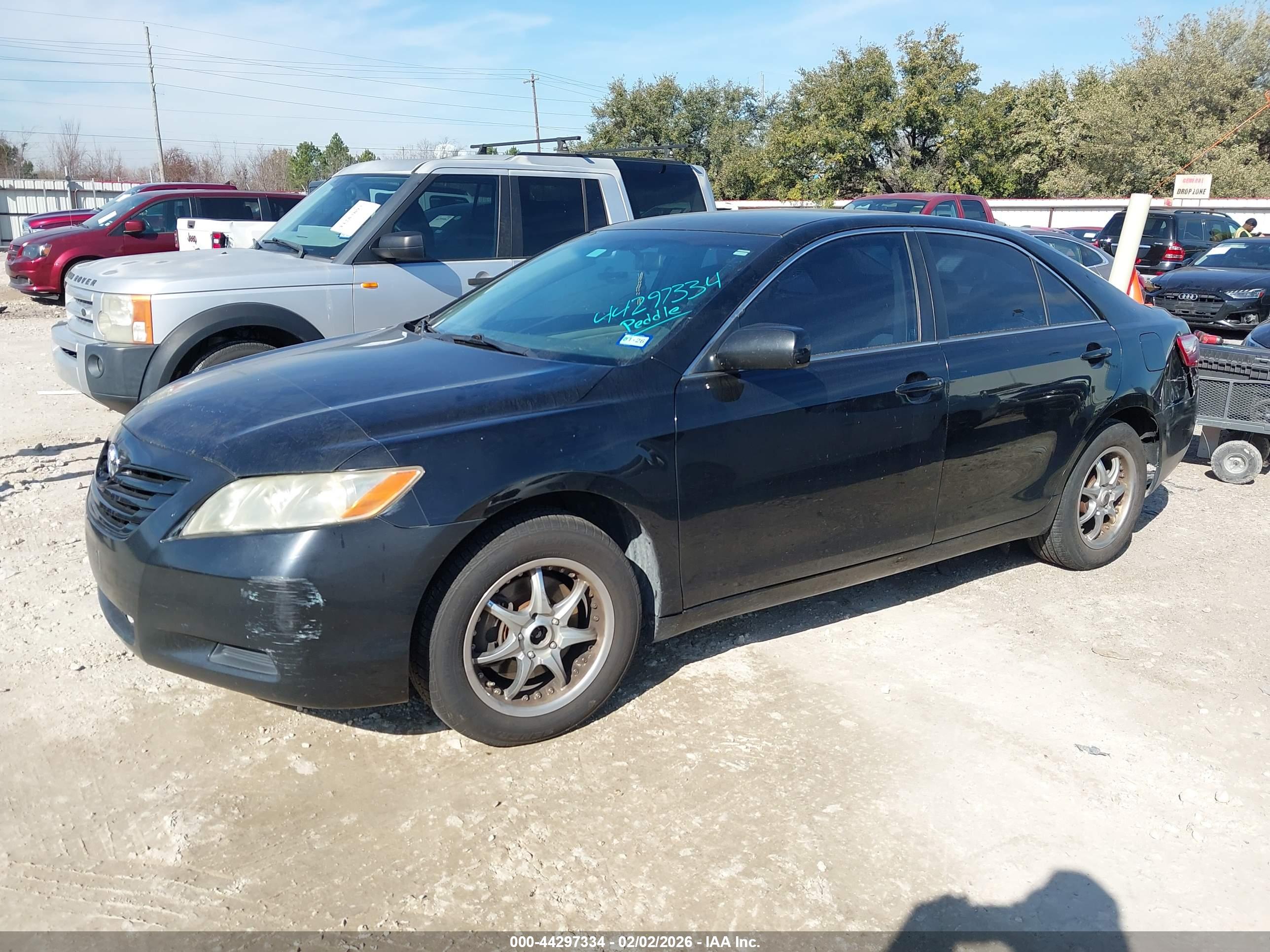 TOYOTA CAMRY image 2