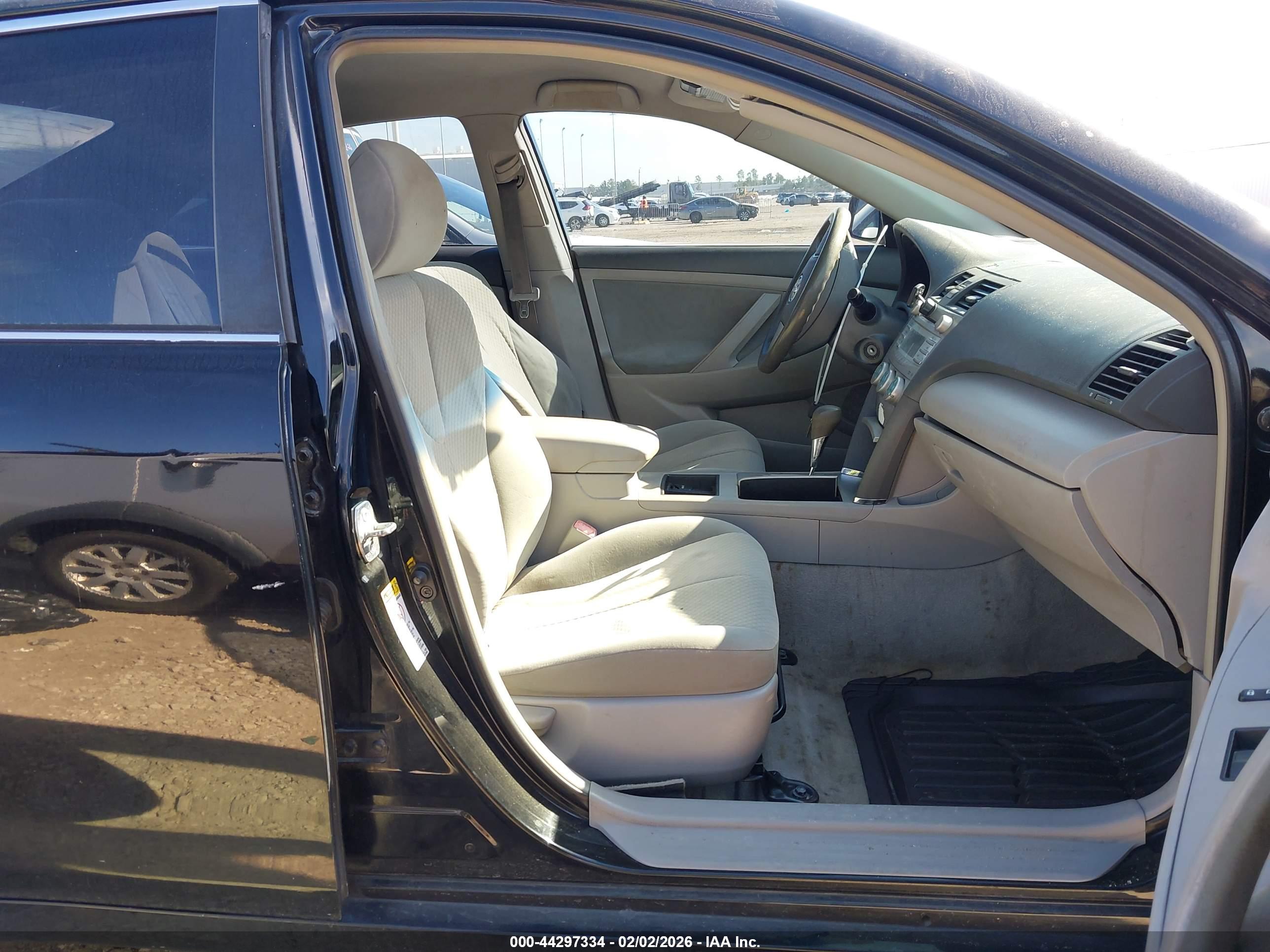 TOYOTA CAMRY image 5
