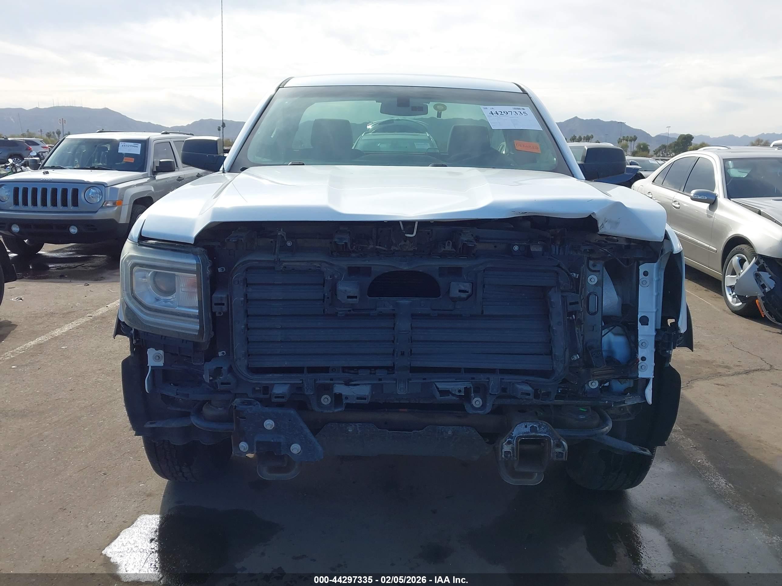 GMC SIERRA image 6