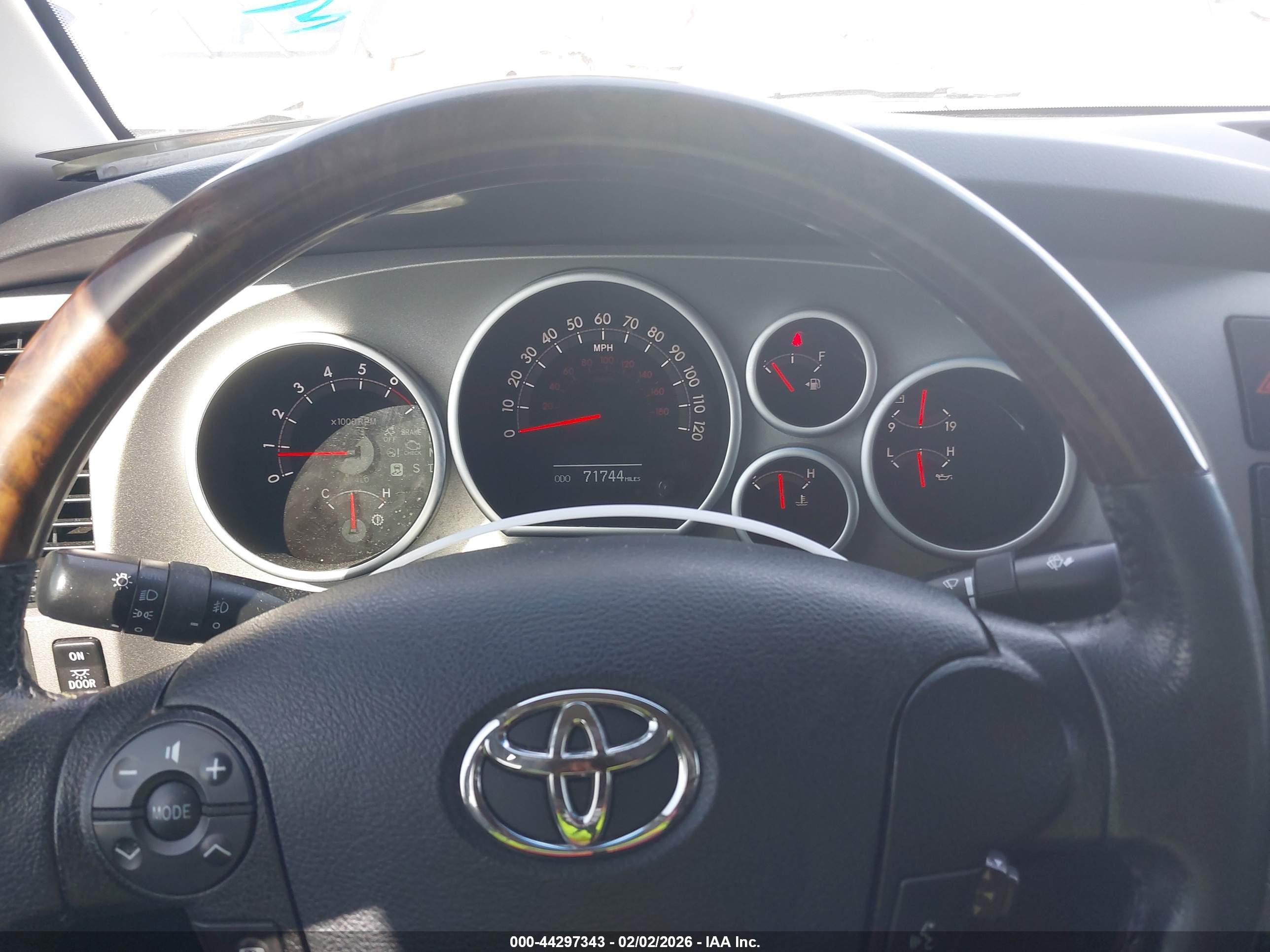 TOYOTA TUNDRA image 7