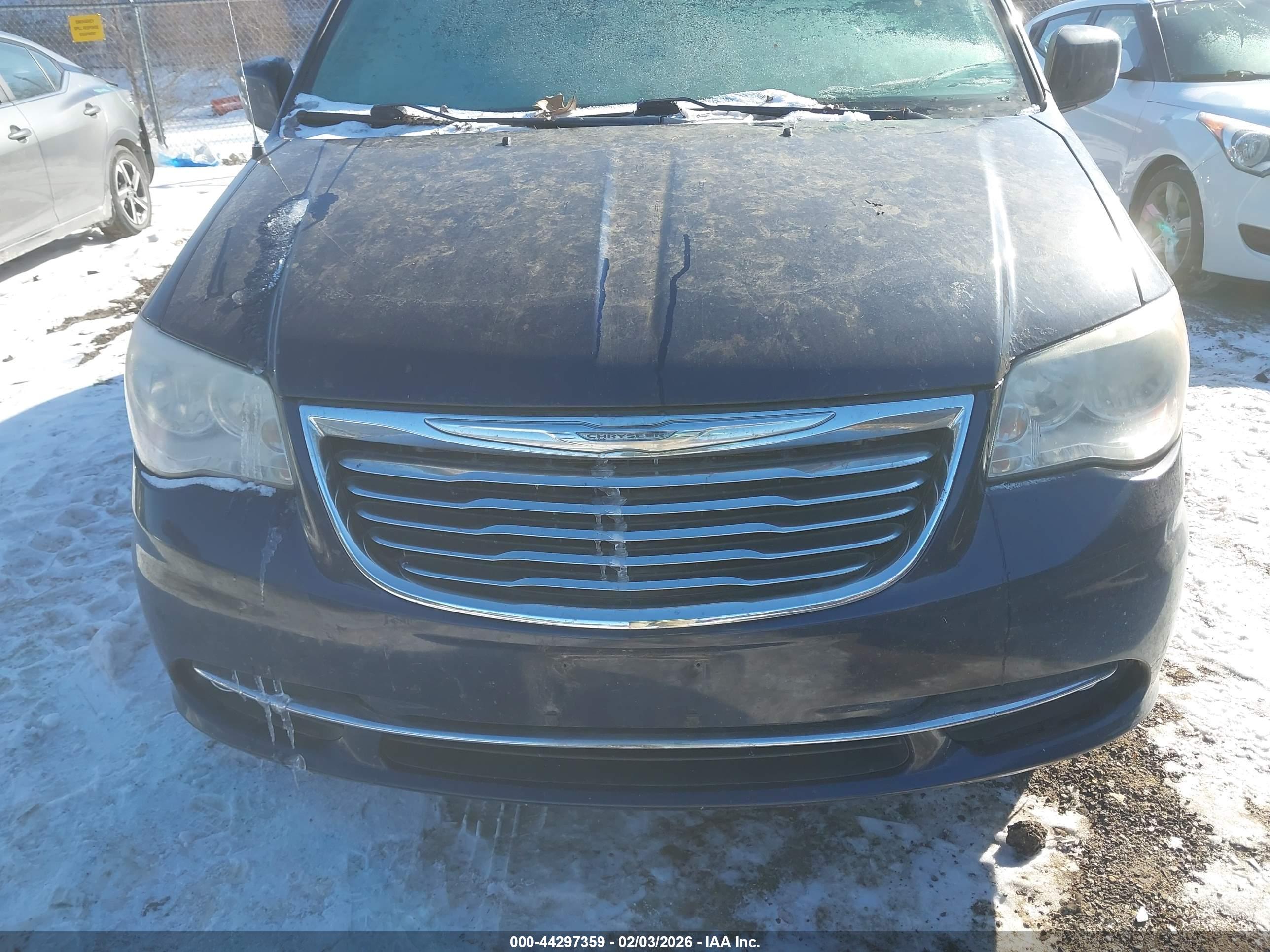 CHRYSLER TOWN image 6