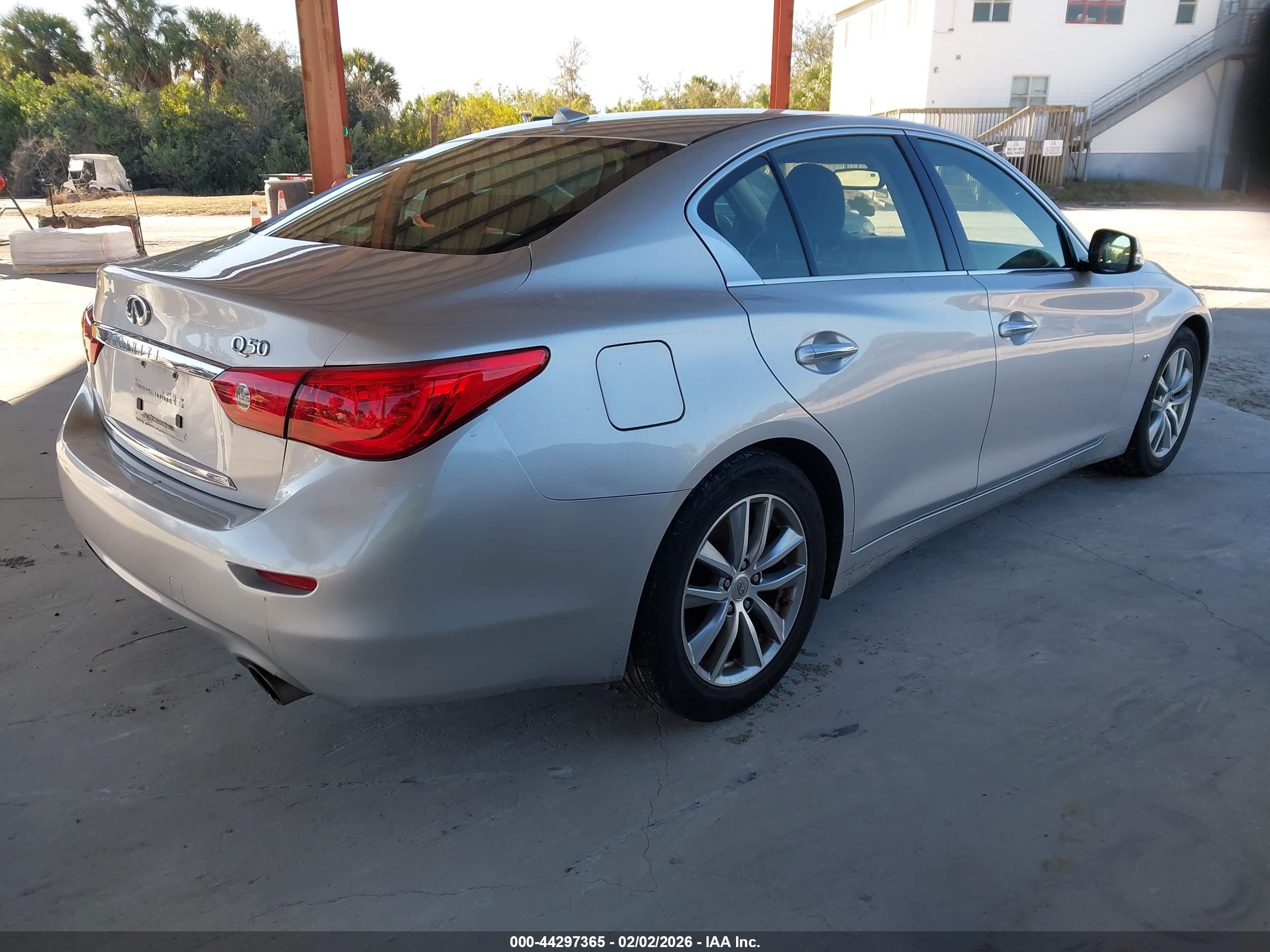 INFINITI Q50 image 4
