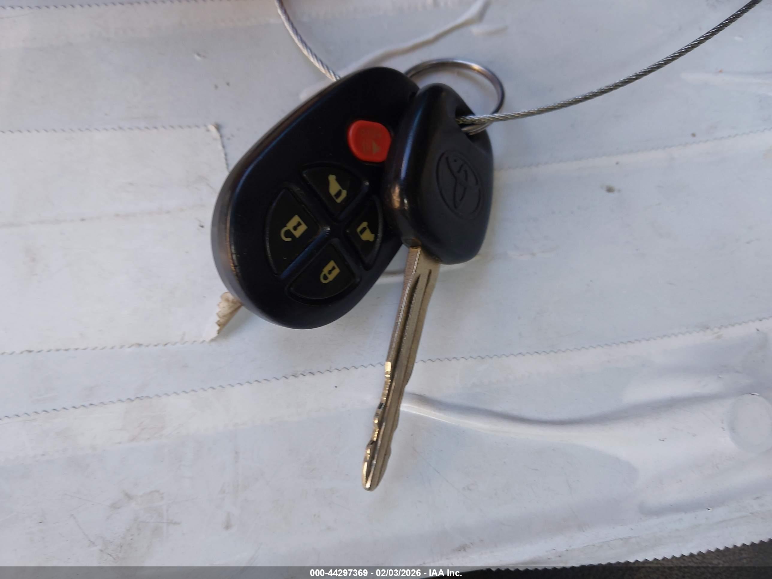 TOYOTA SIENNA image 11