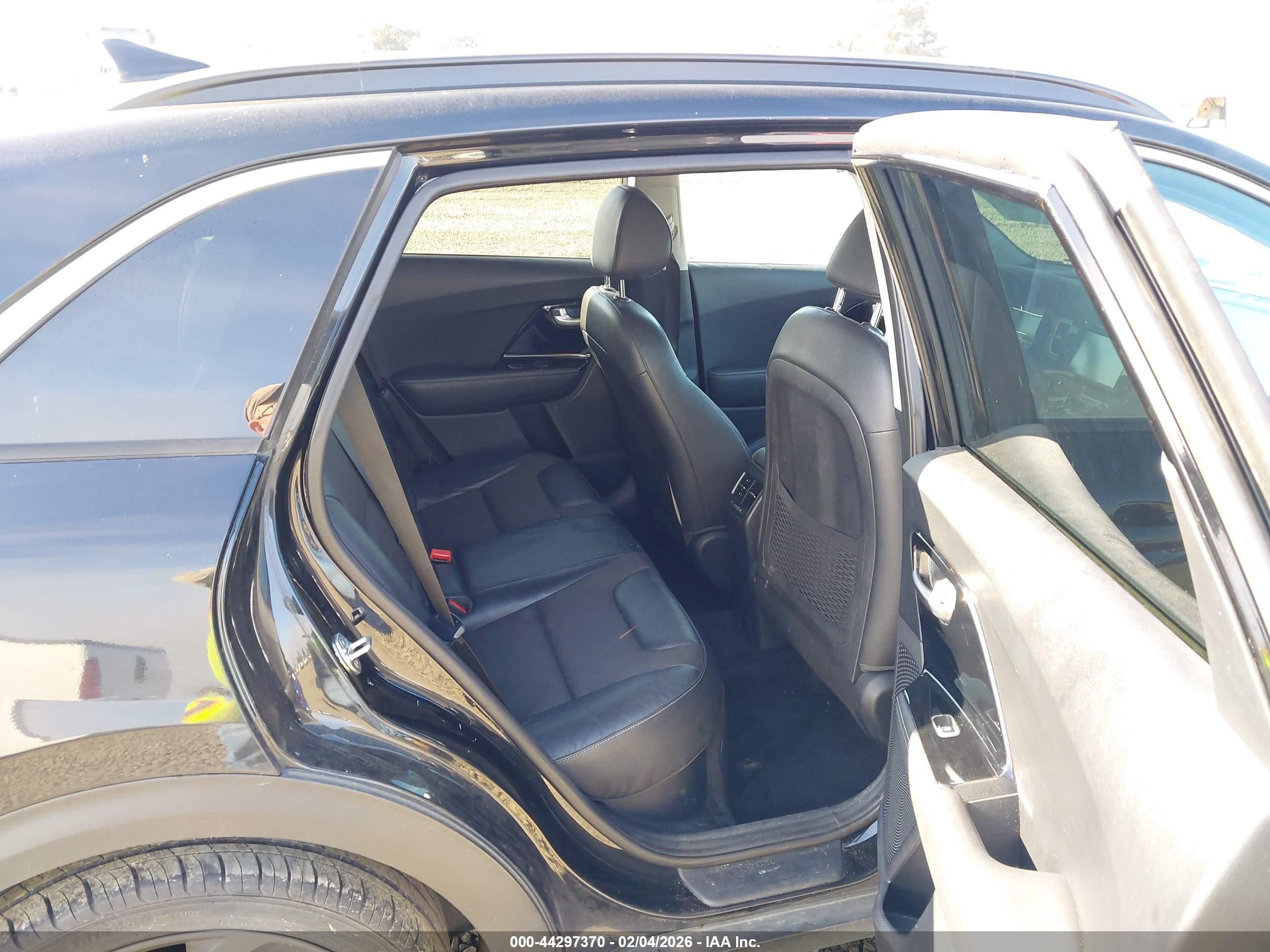 KIA NIRO image 8