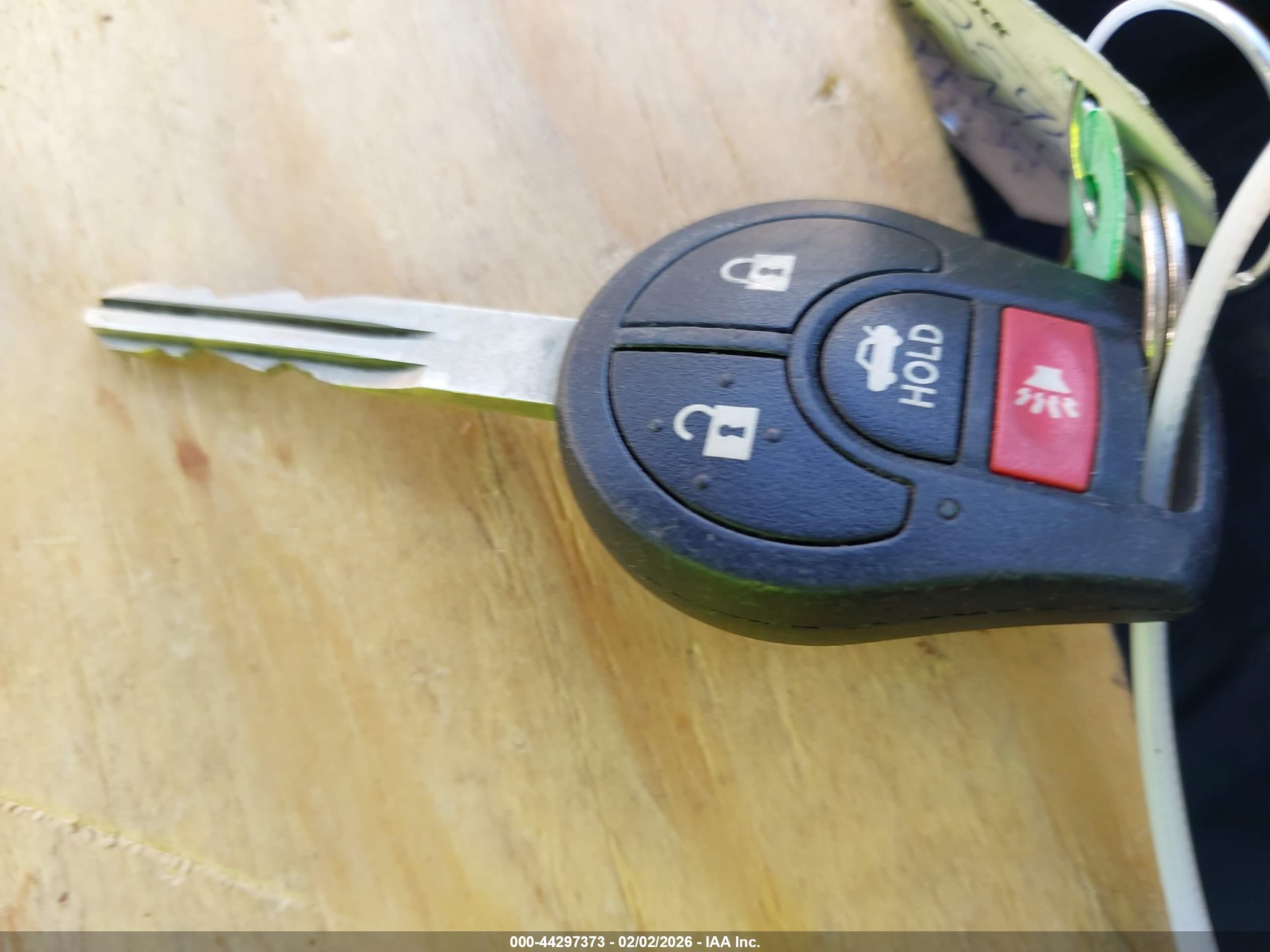 NISSAN VERSA image 11