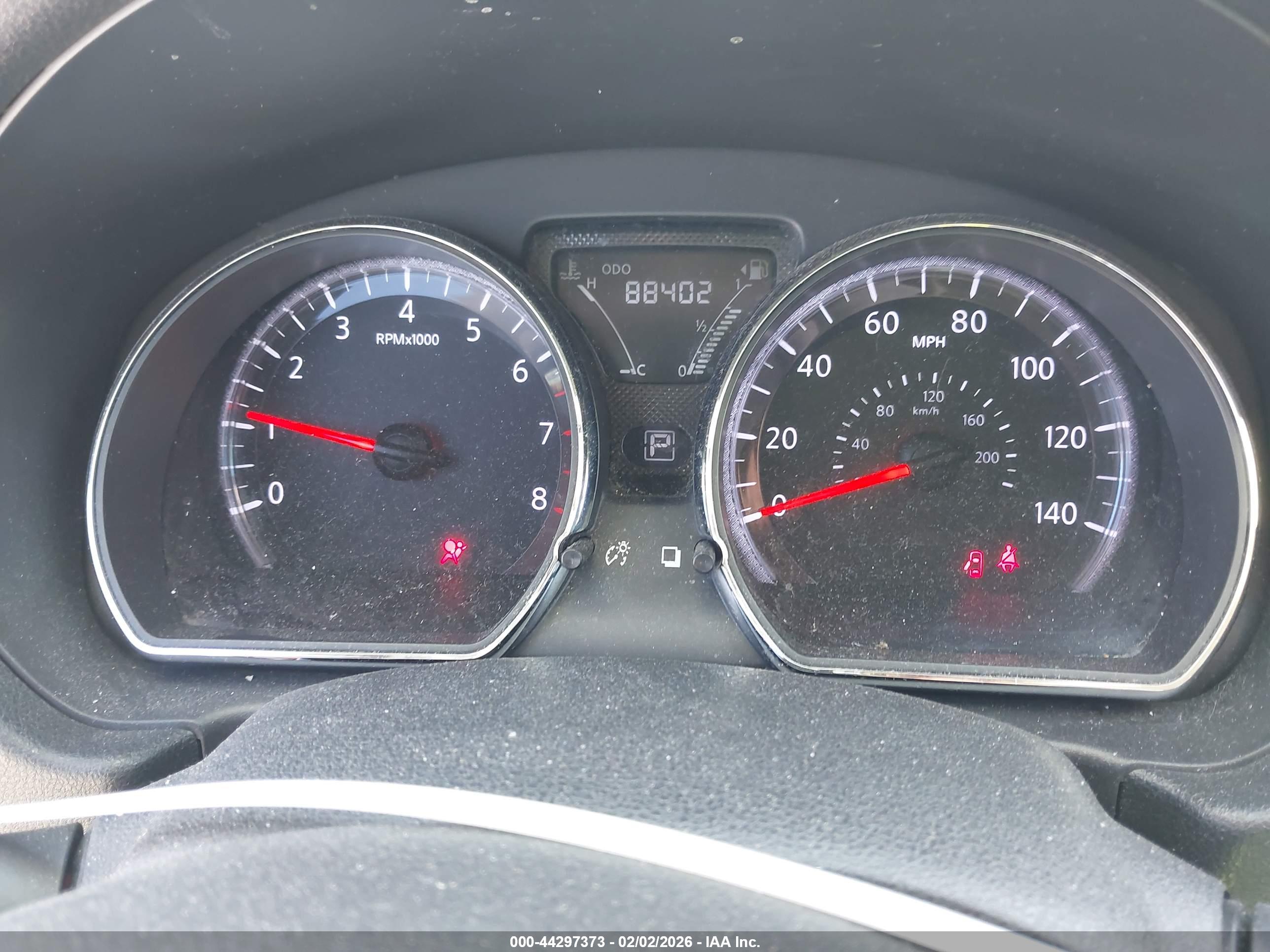 NISSAN VERSA image 7