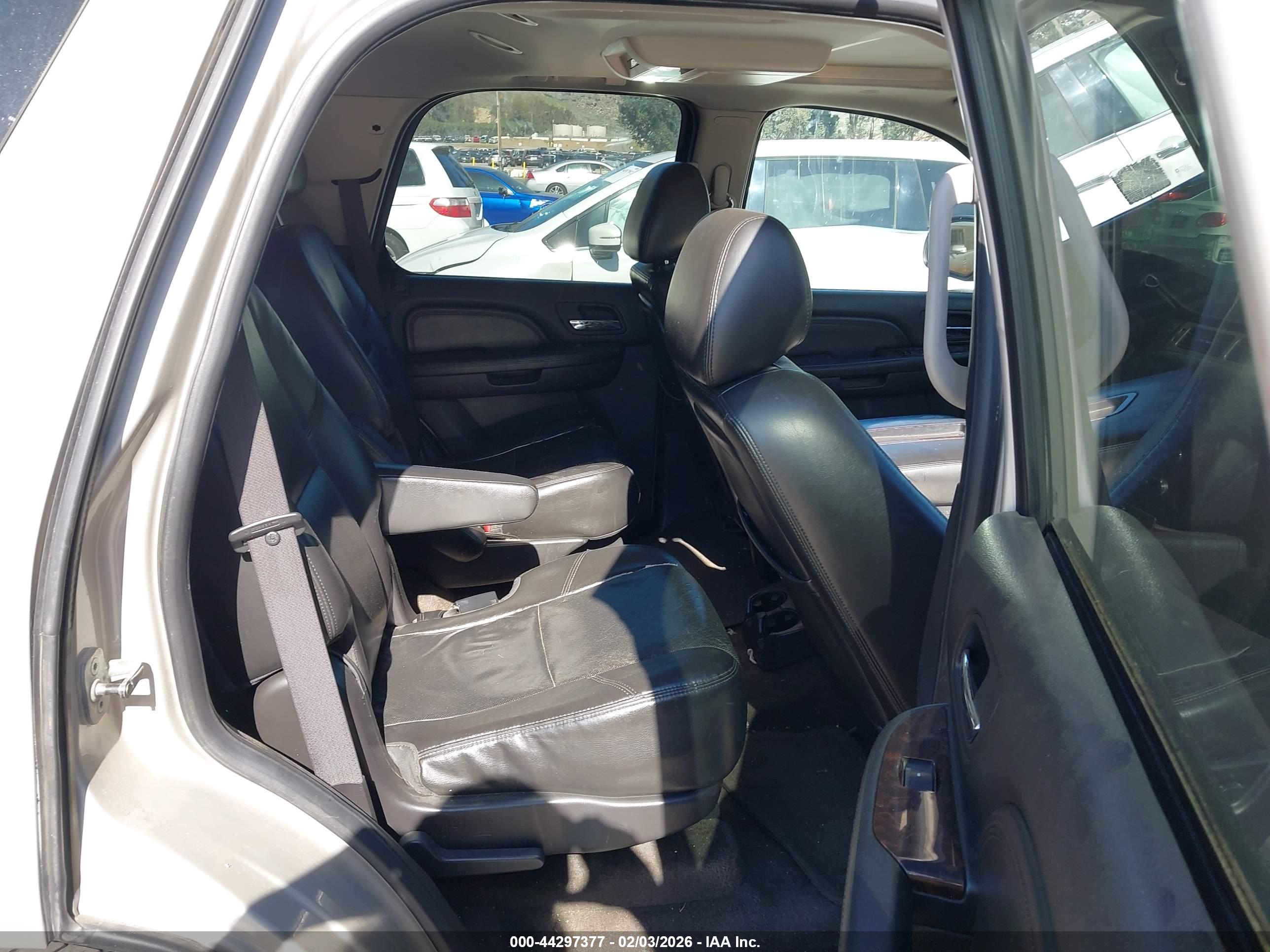 GMC YUKON image 8