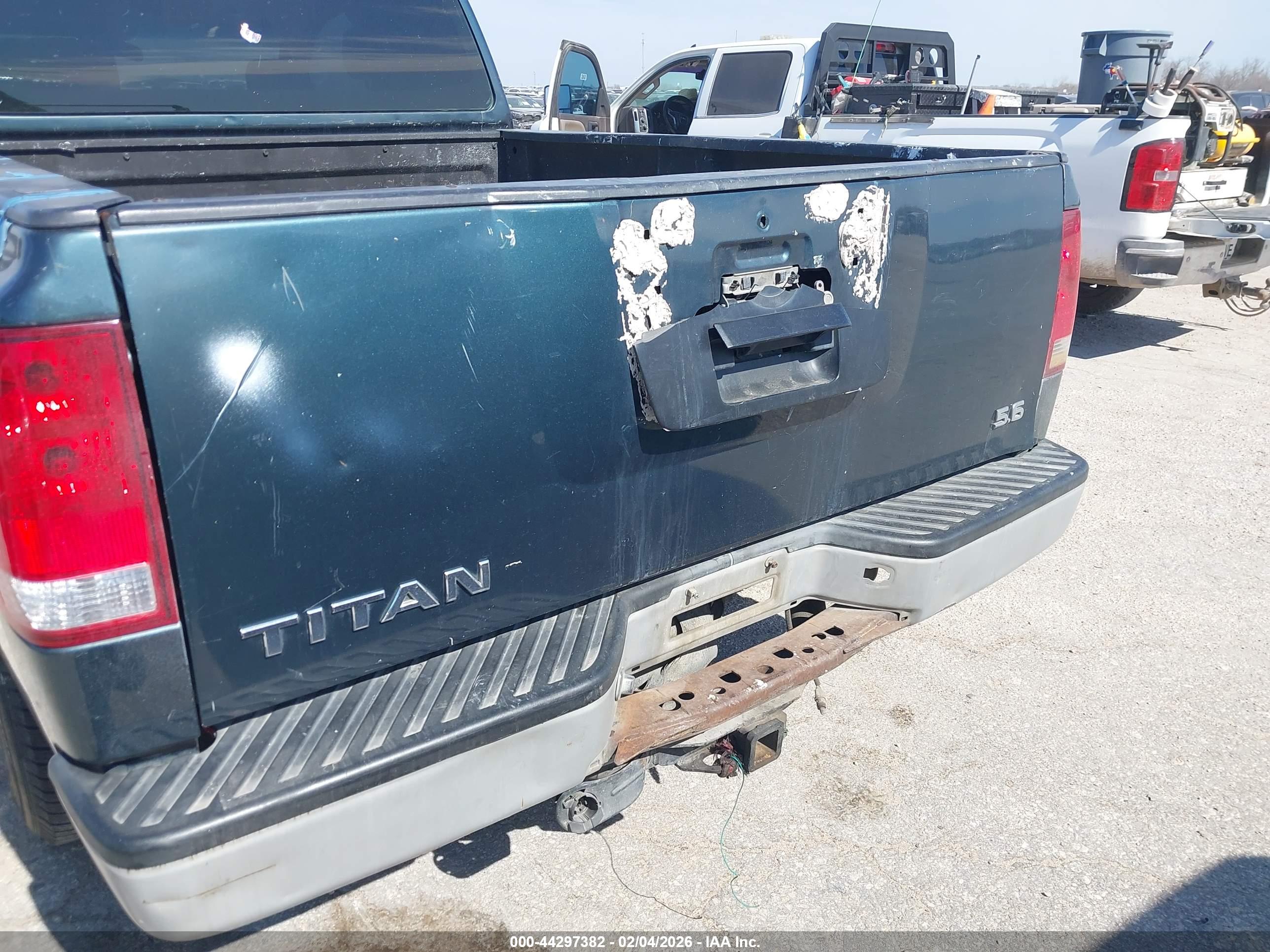 NISSAN TITAN image 6