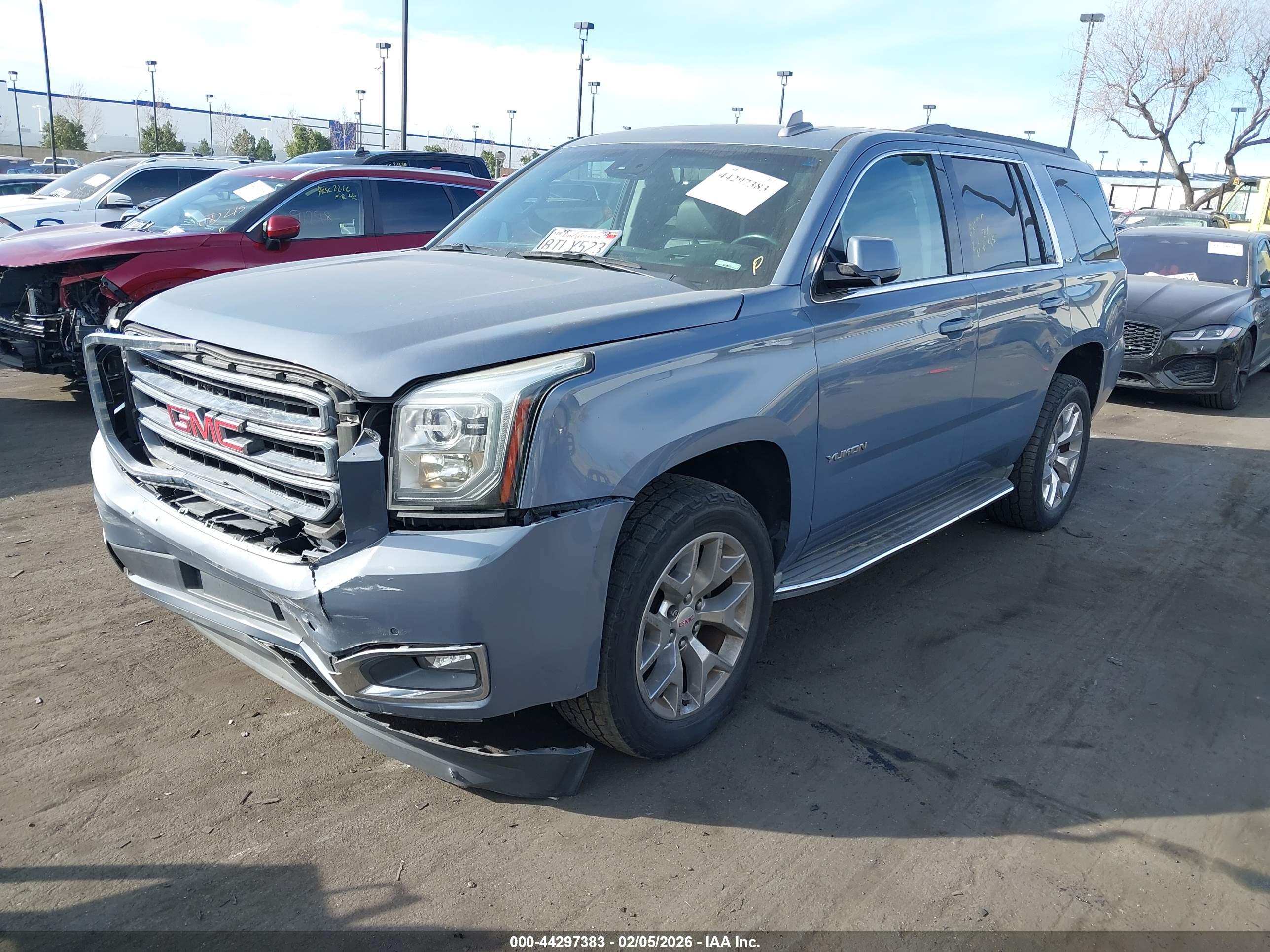 GMC YUKON image 2