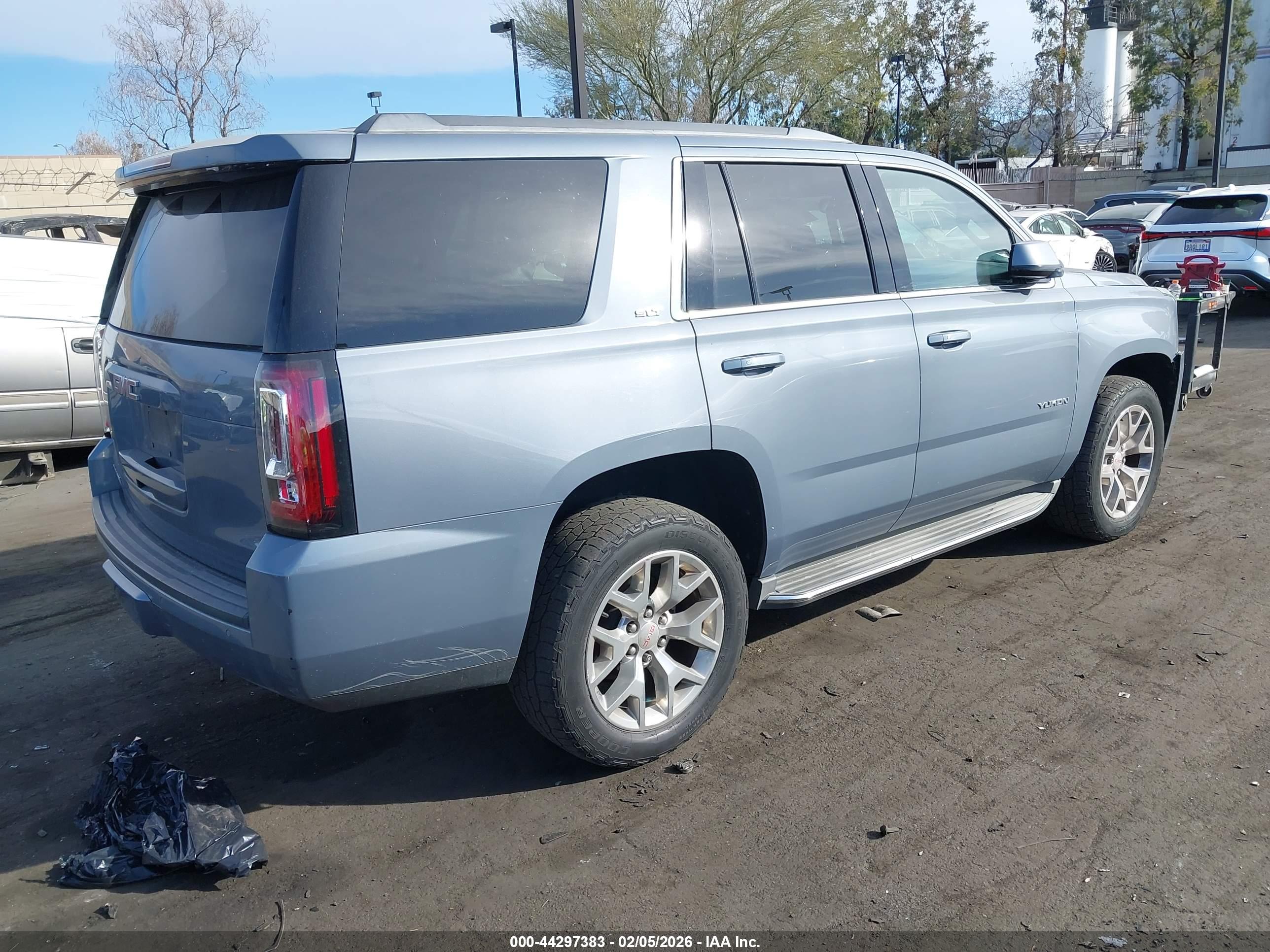 GMC YUKON image 4