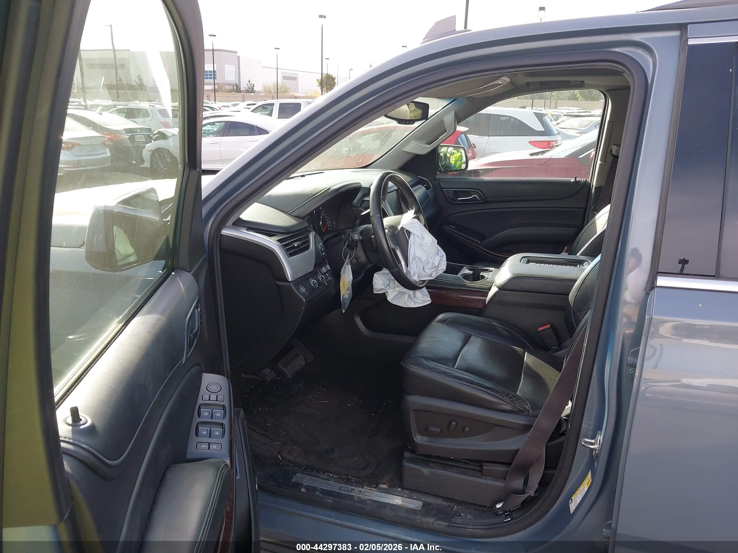 GMC YUKON image 5