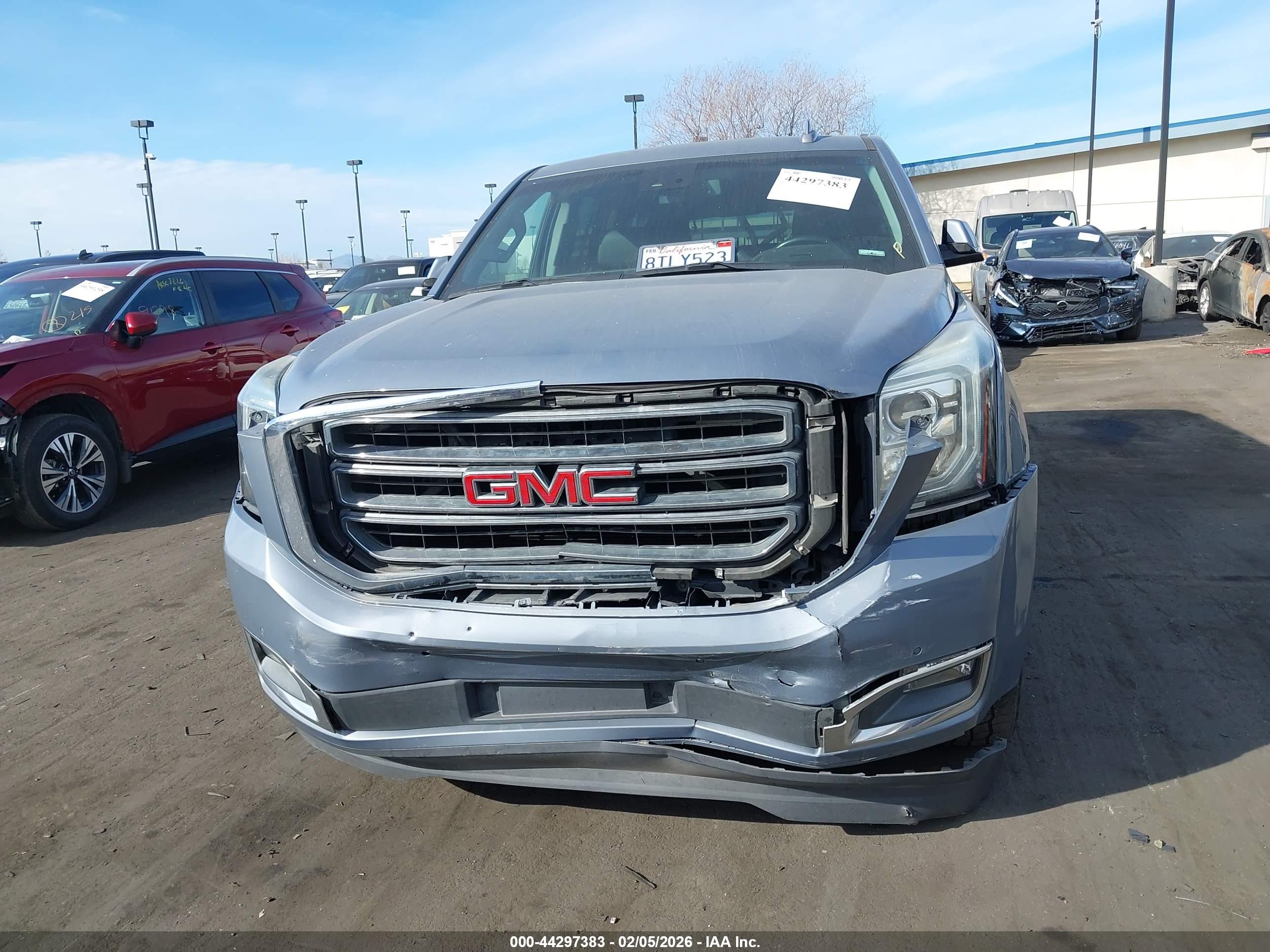 GMC YUKON image 6