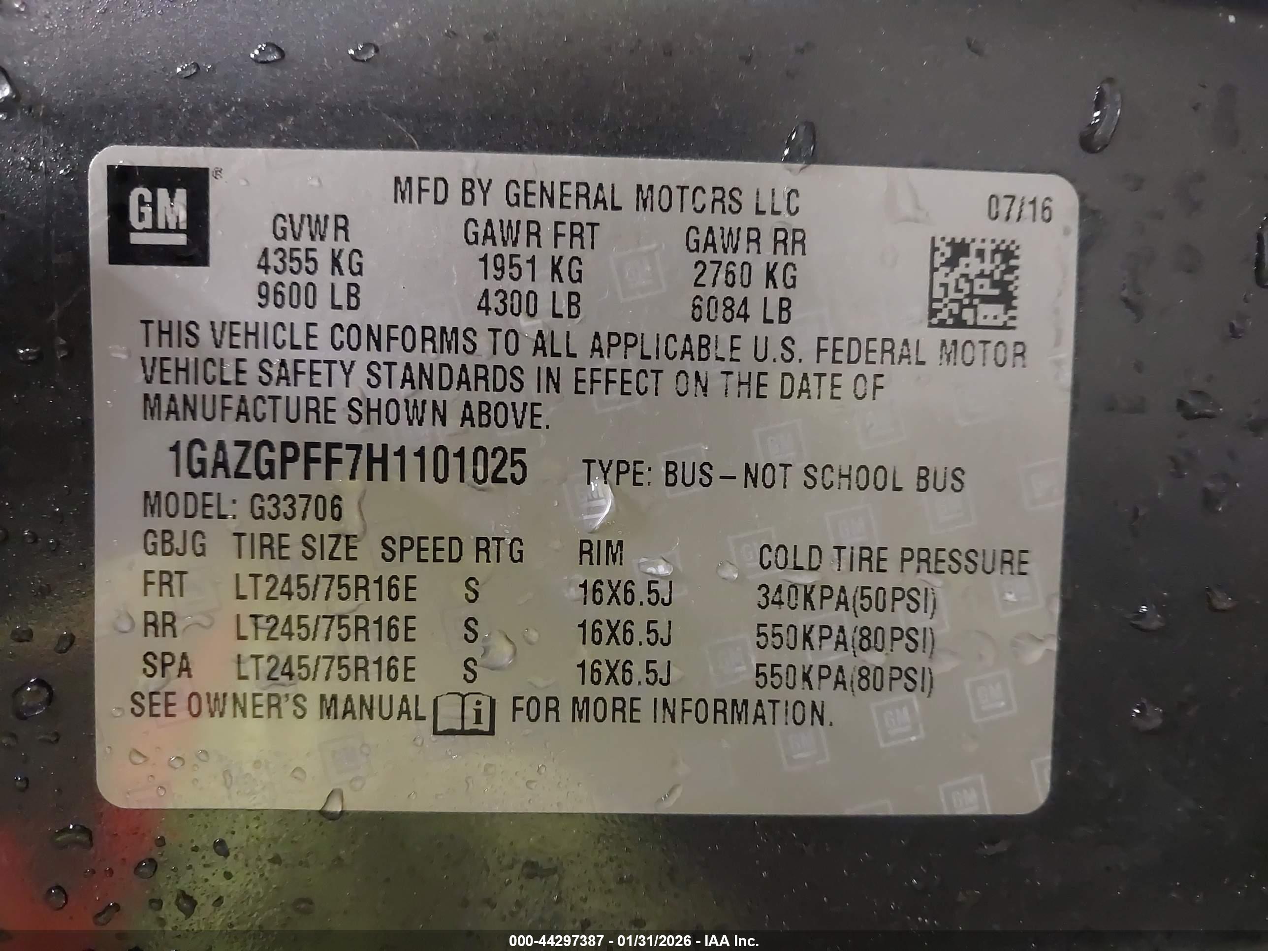 CHEVROLET EXPRESS image 9