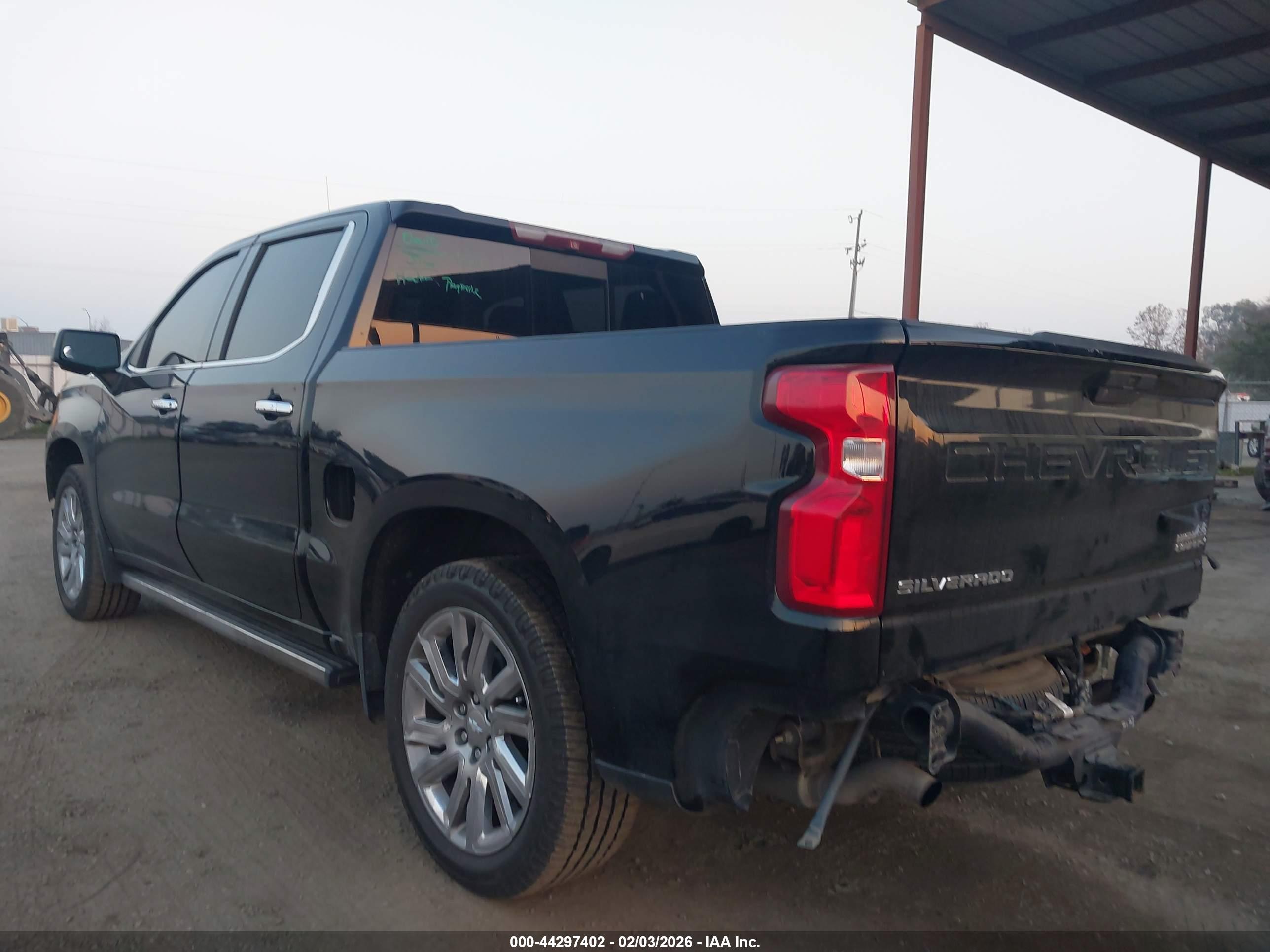 CHEVROLET SILVERADO image 3