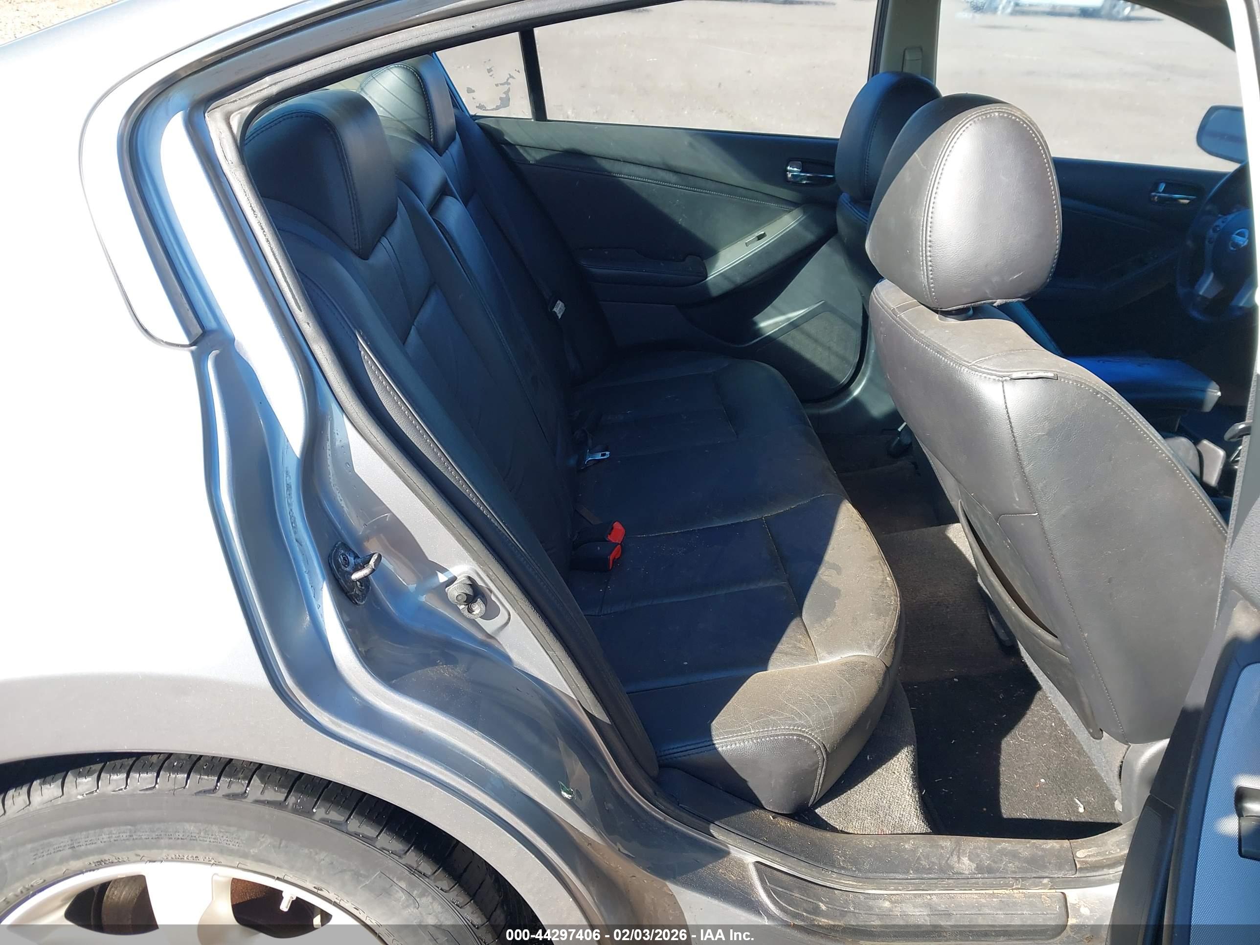 NISSAN ALTIMA image 8