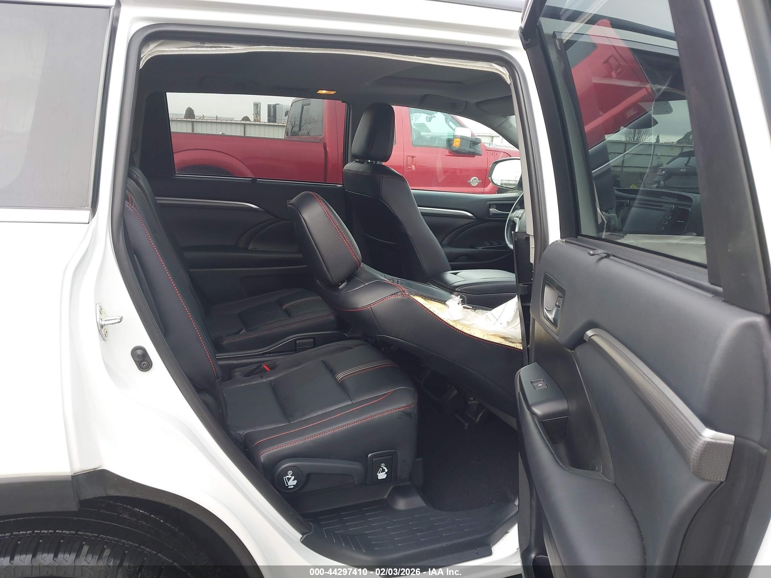 TOYOTA HIGHLANDER image 8