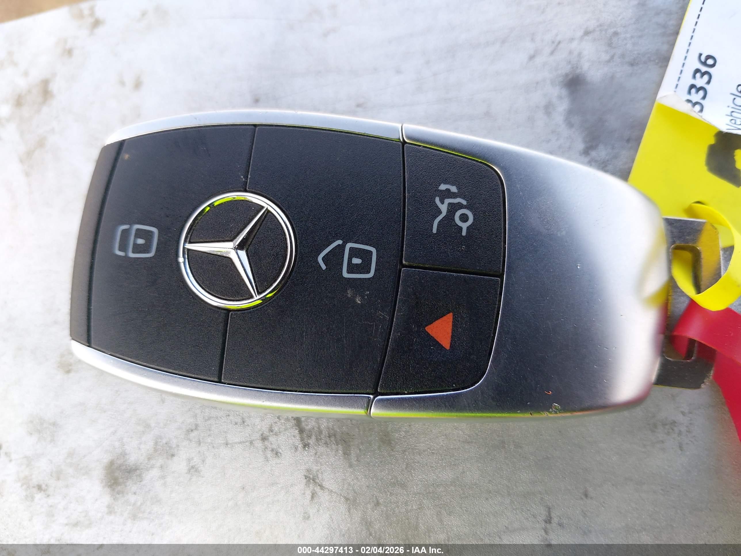 MERCEDES-BENZ C image 11