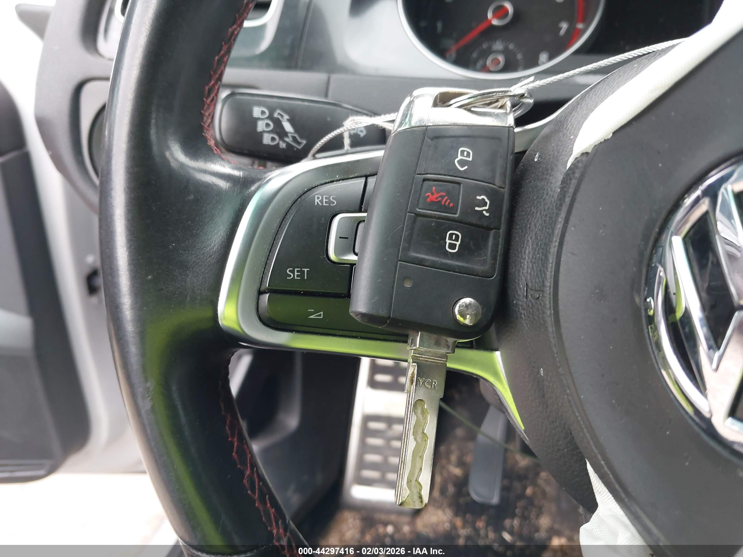 VOLKSWAGEN GOLF image 11