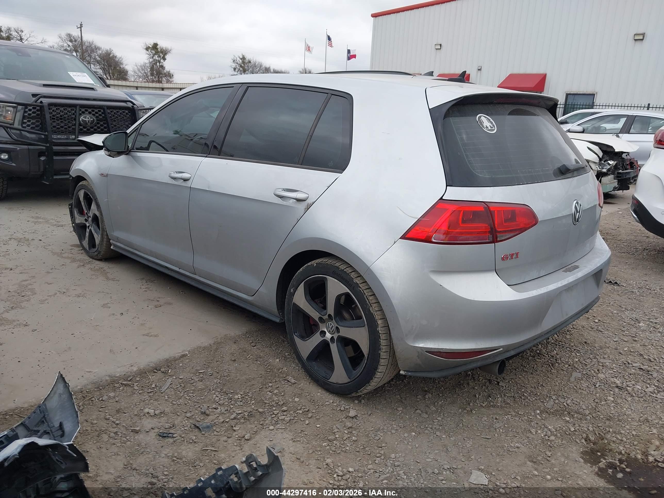 VOLKSWAGEN GOLF image 3