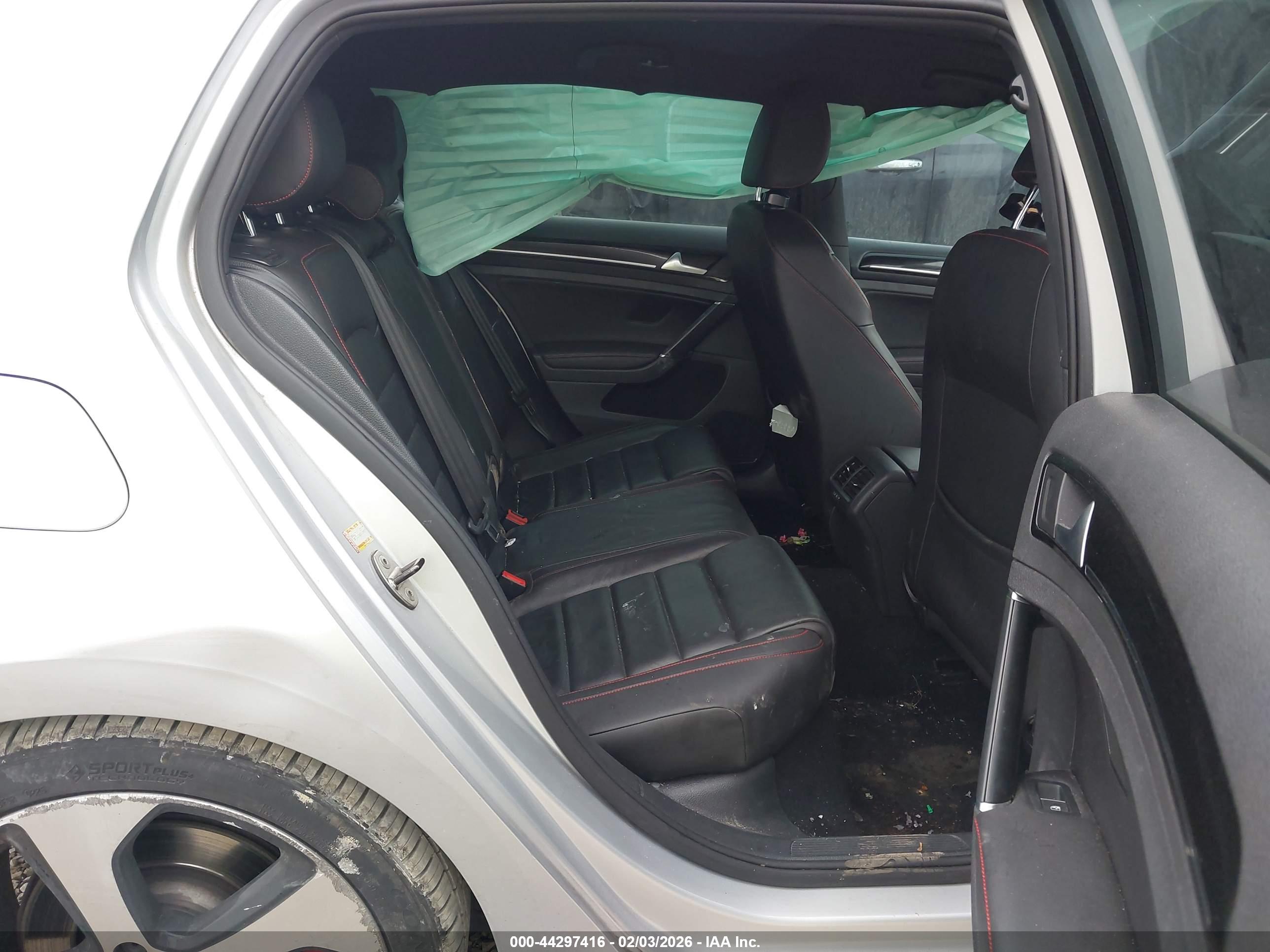 VOLKSWAGEN GOLF image 8
