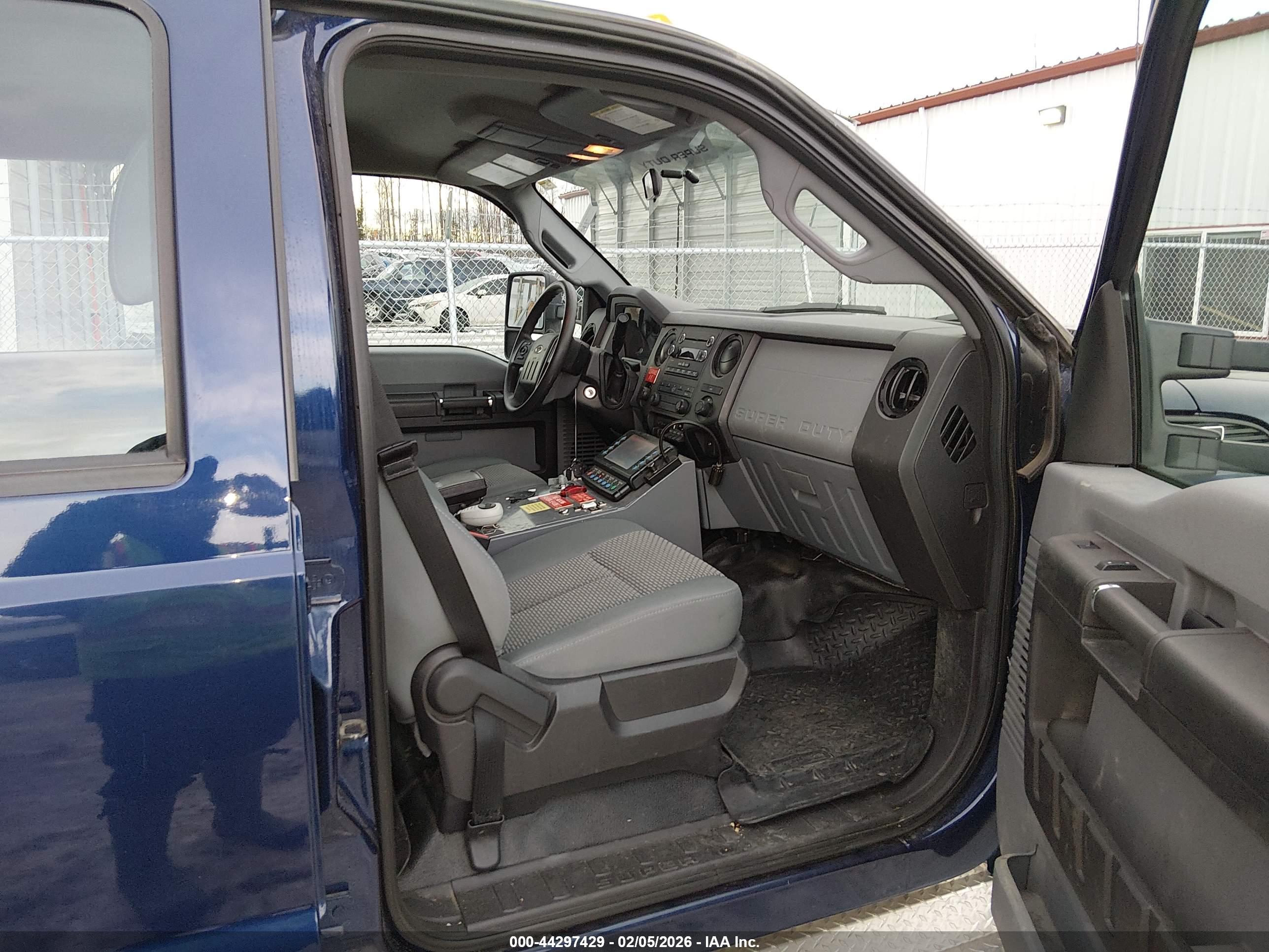 FORD F450 image 5