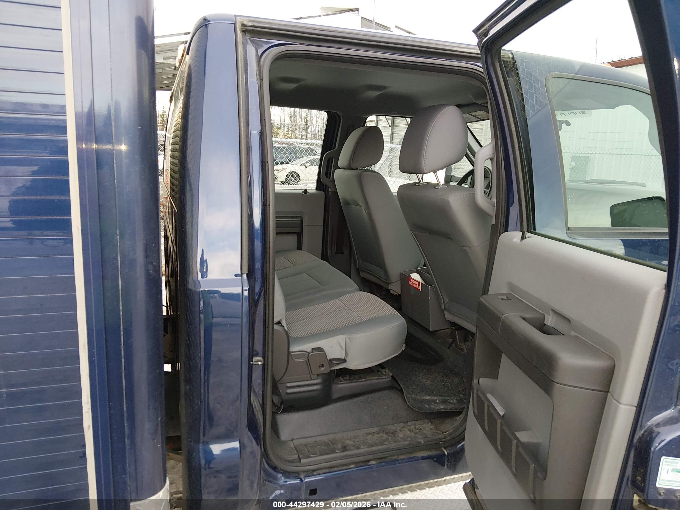 FORD F450 image 8