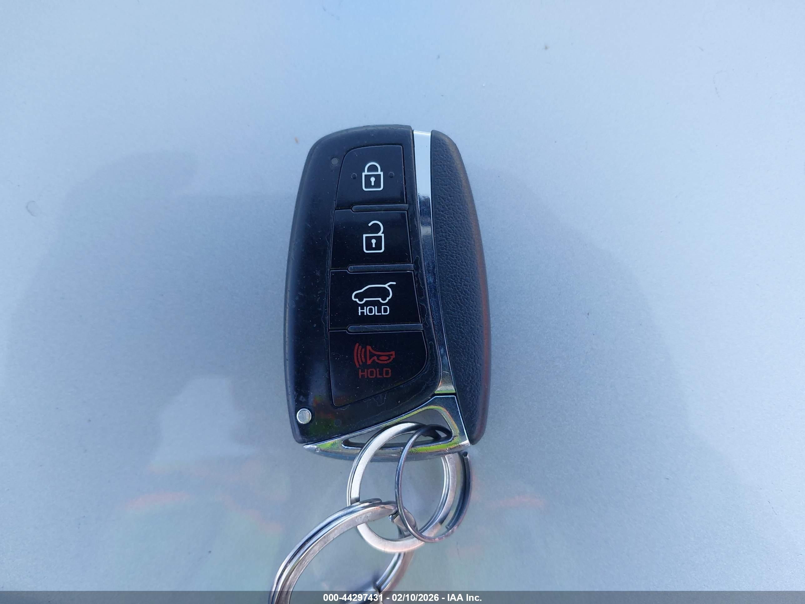 HYUNDAI SANTA image 11