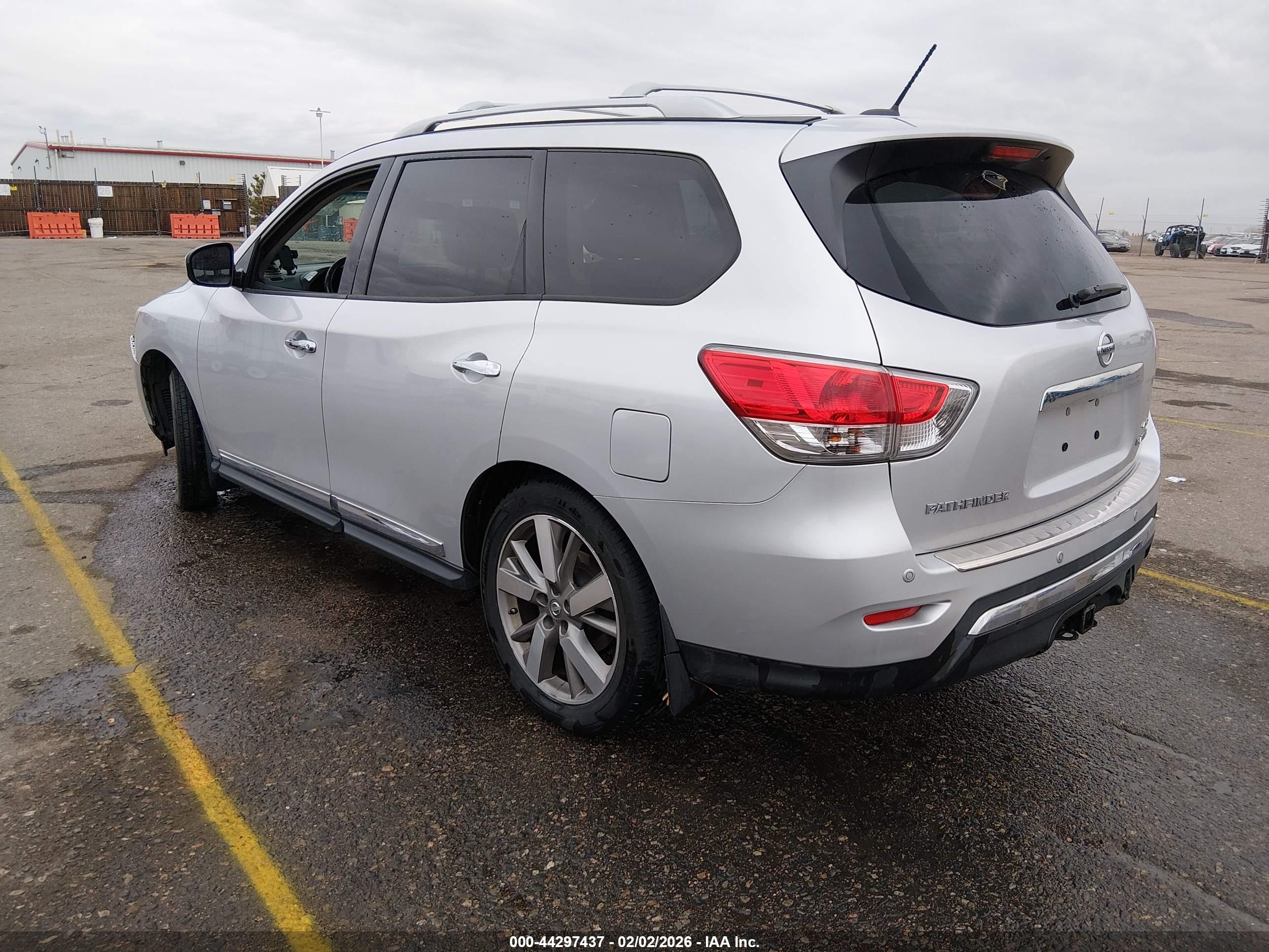 NISSAN PATHFINDER image 3