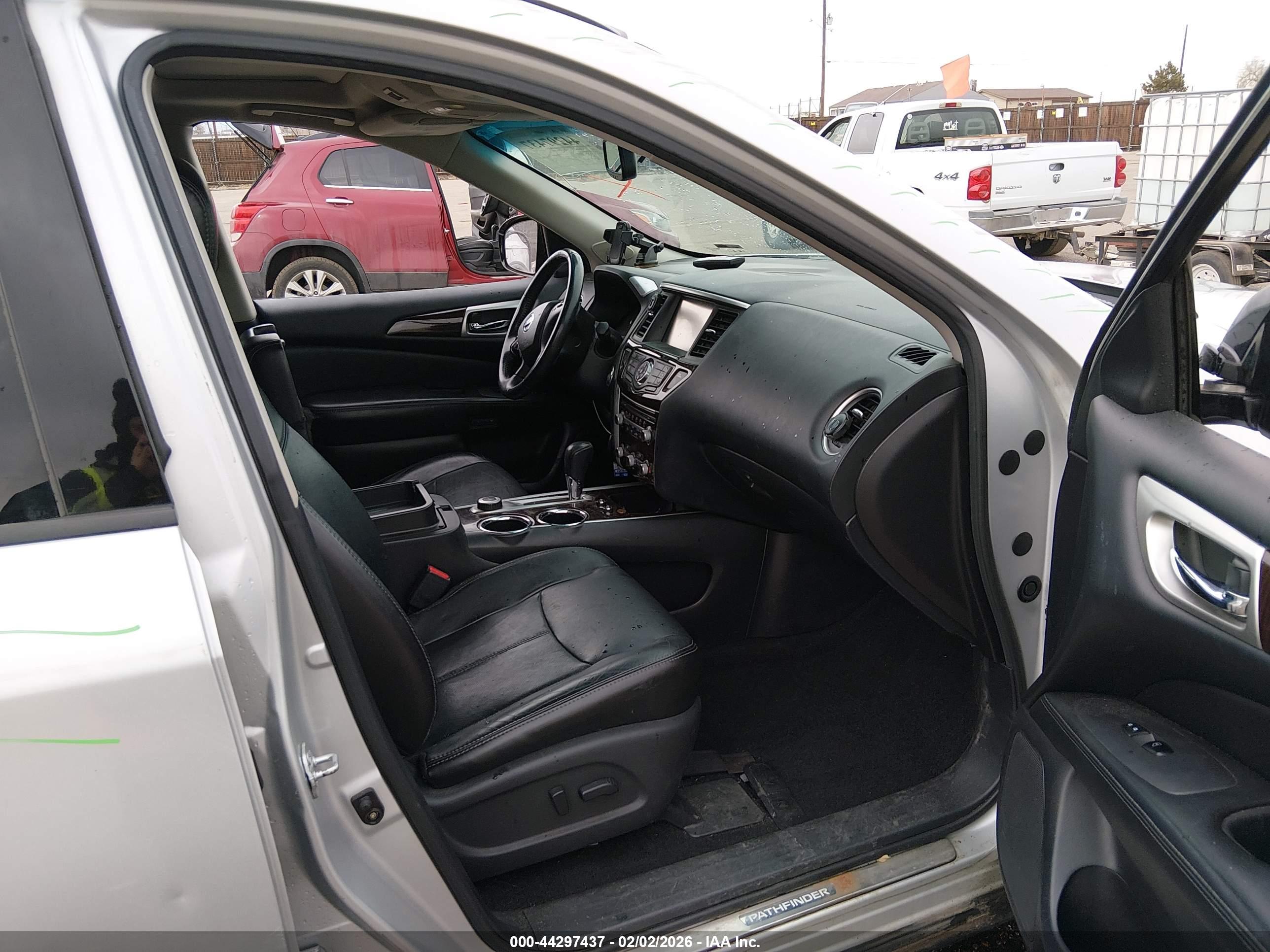 NISSAN PATHFINDER image 5