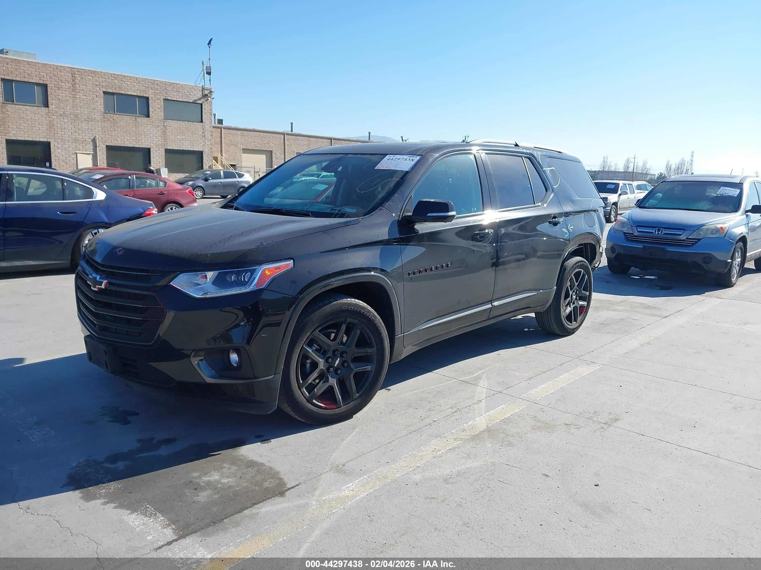 CHEVROLET TRAVERSE image 2