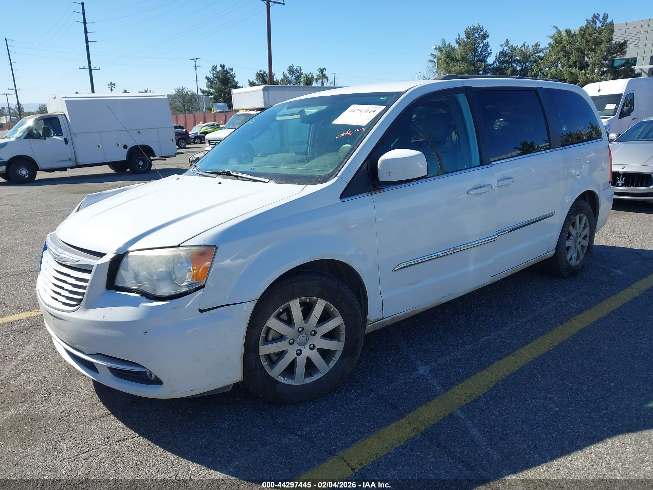 CHRYSLER TOWN image 2