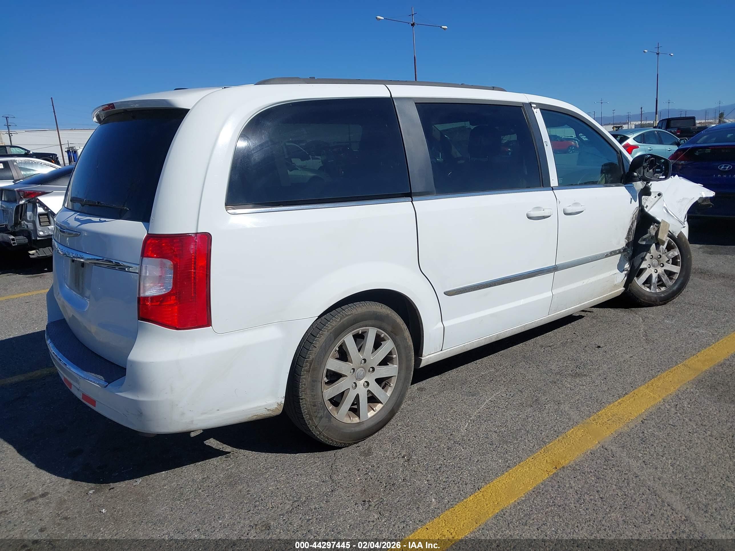 CHRYSLER TOWN image 4