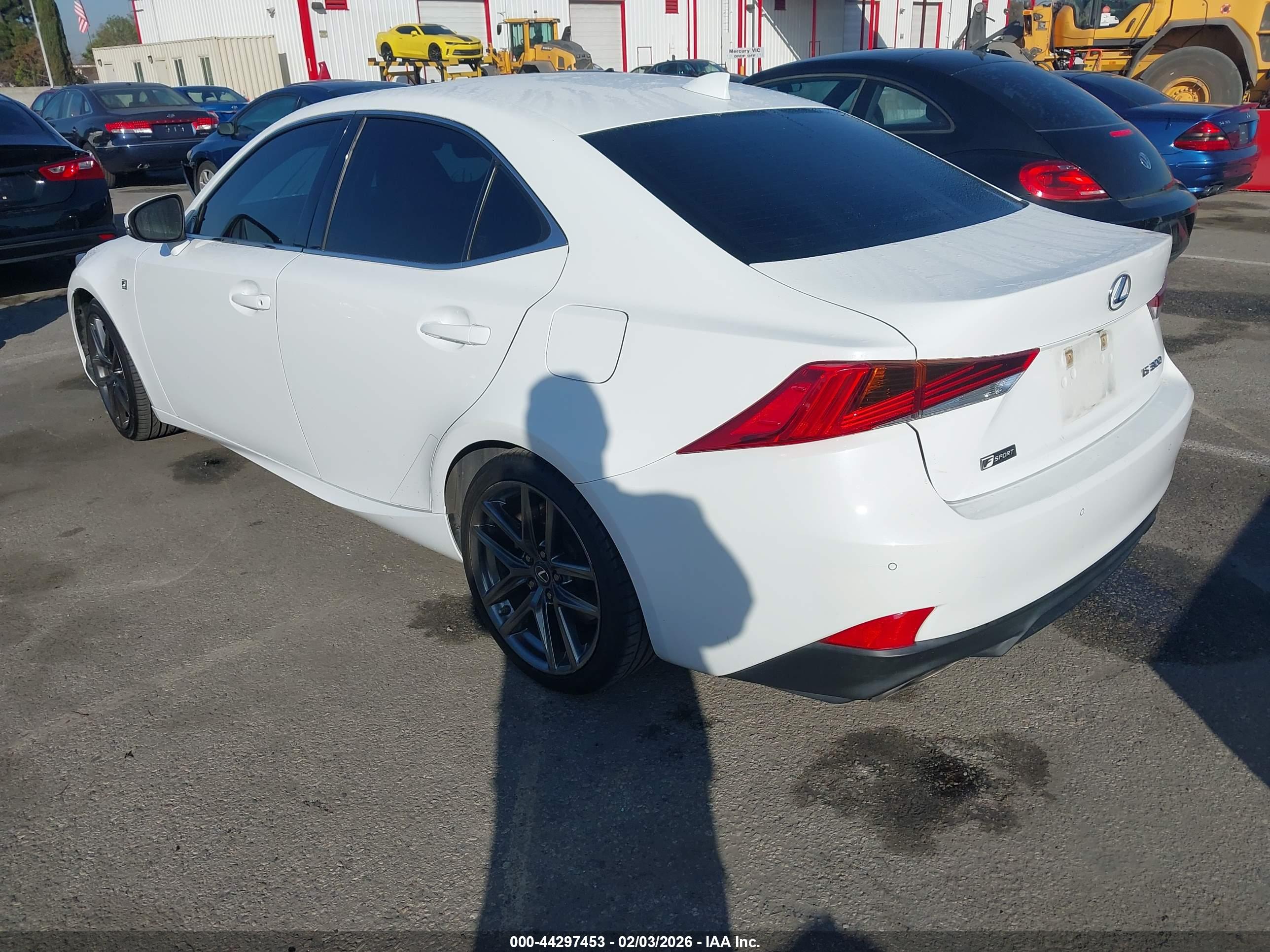 LEXUS IS image 3